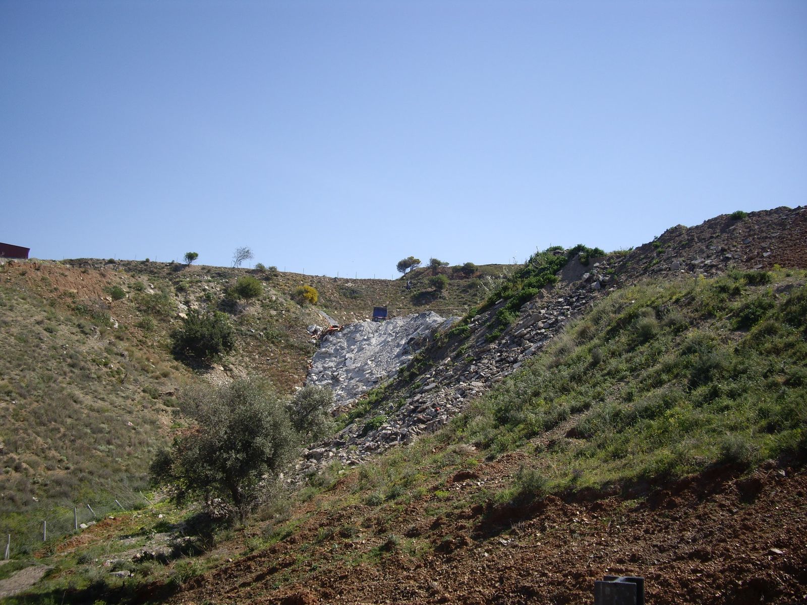 Escombreras dentro del término municipal de Vélez-Málaga.