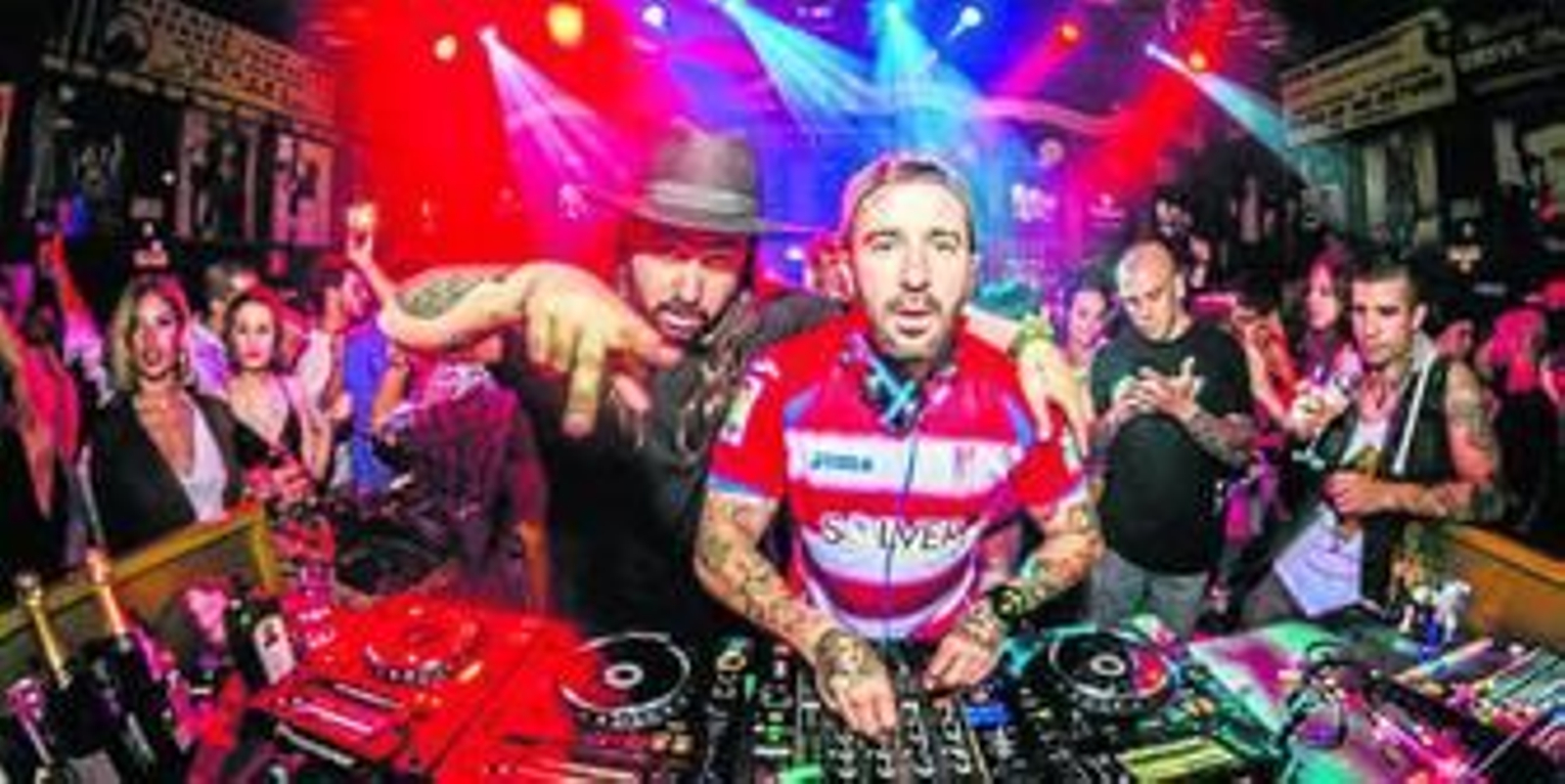 Les Castizos en uno de sus espectáculos de electrónica.