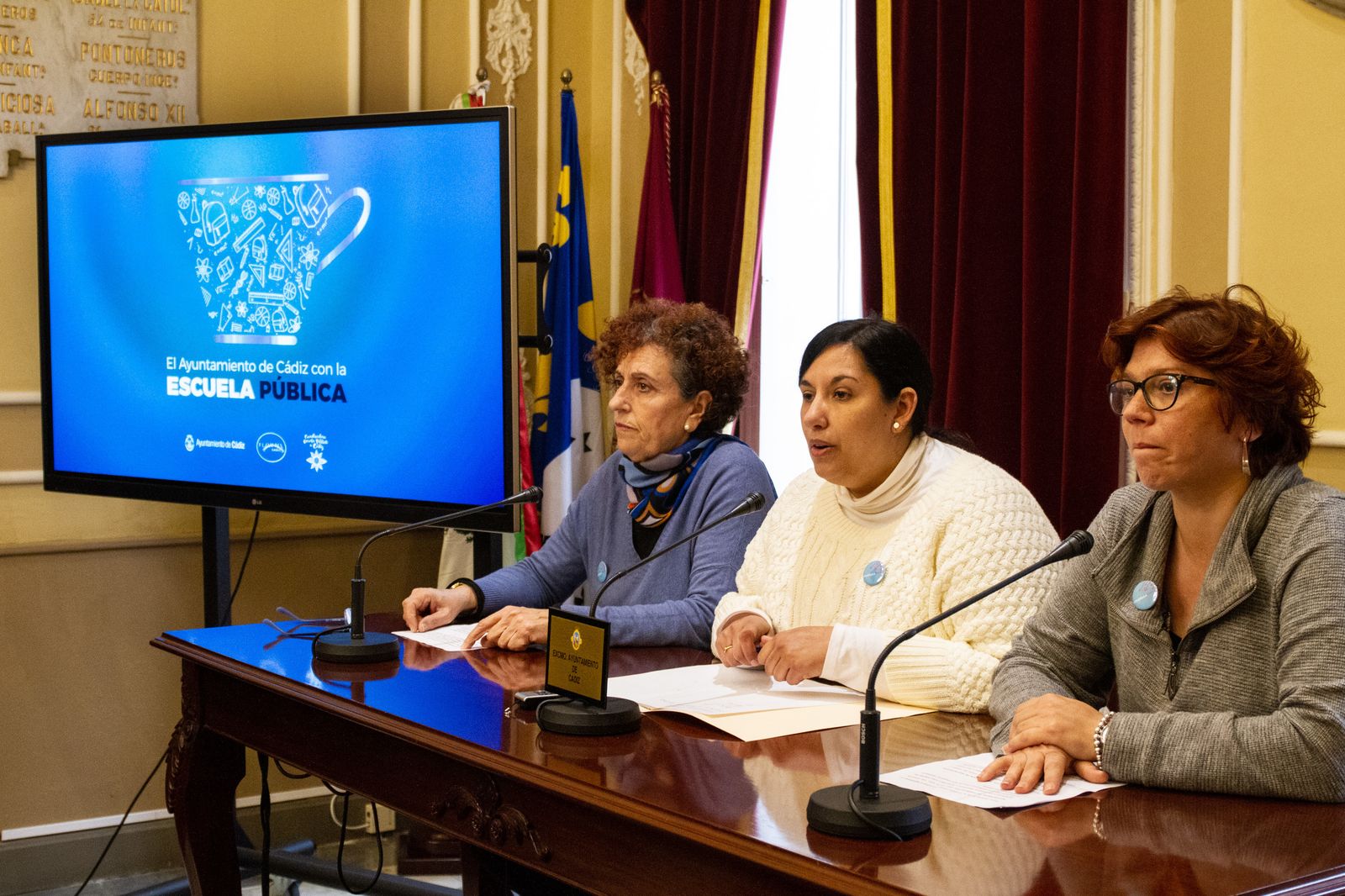 Lola Ruiz, Ana Fernández y Miriam Gil, durante la presentación de la campaña.