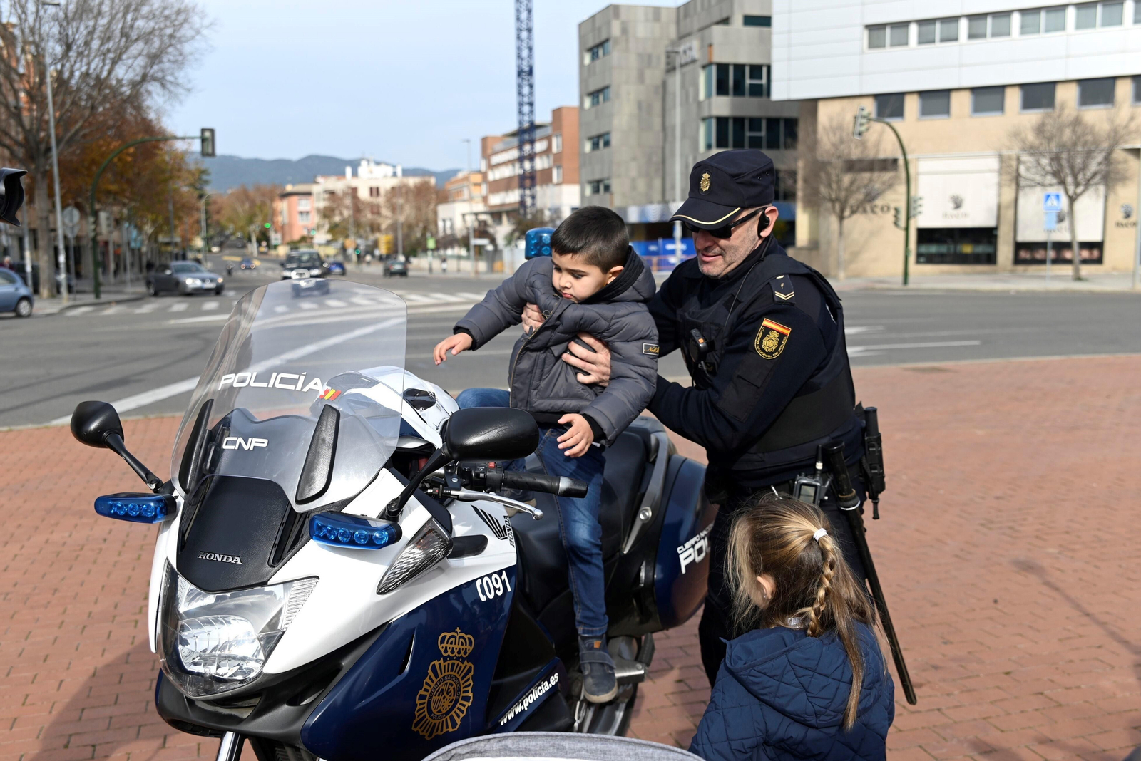 La celebración del bicentenario de la Policía Nacional en Córdoba, en imágenes