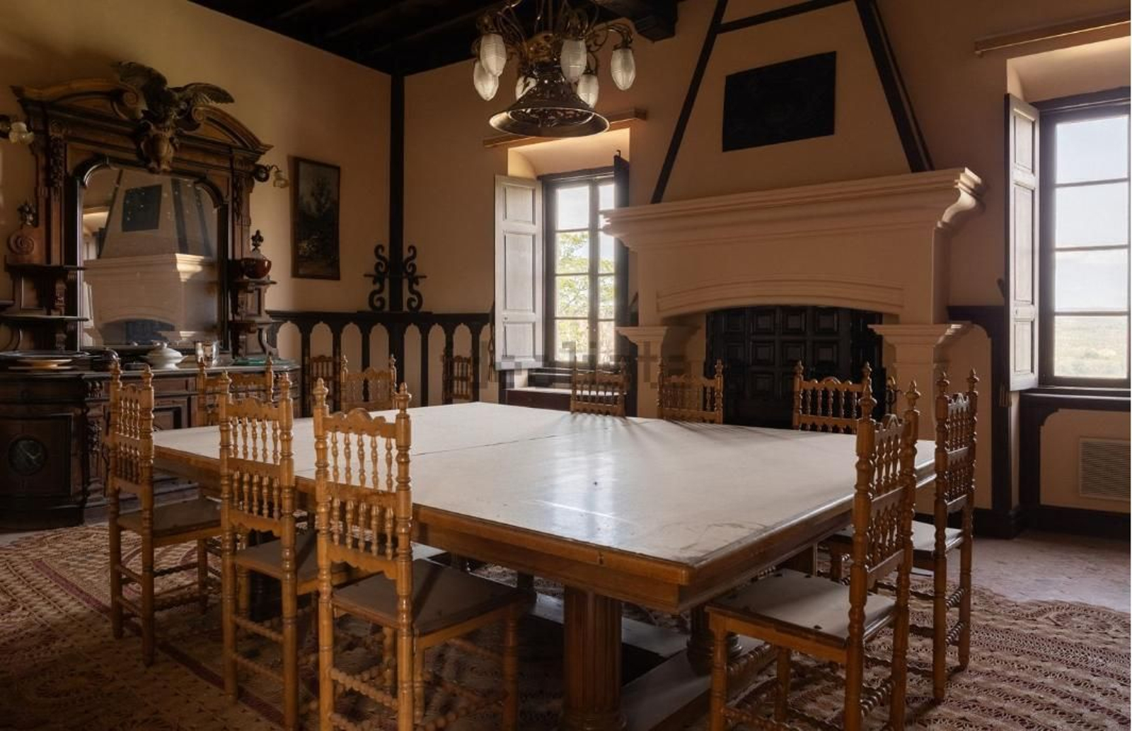 Castillo de Espeluy por 1.496.000 euros.