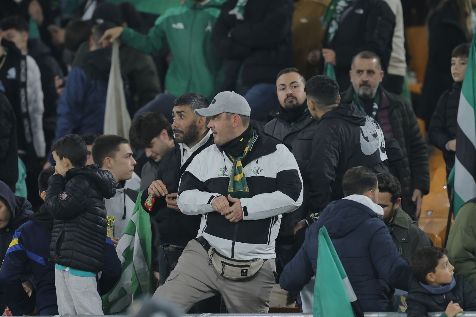 Buscate en las fotos del Betis - Feyenoord