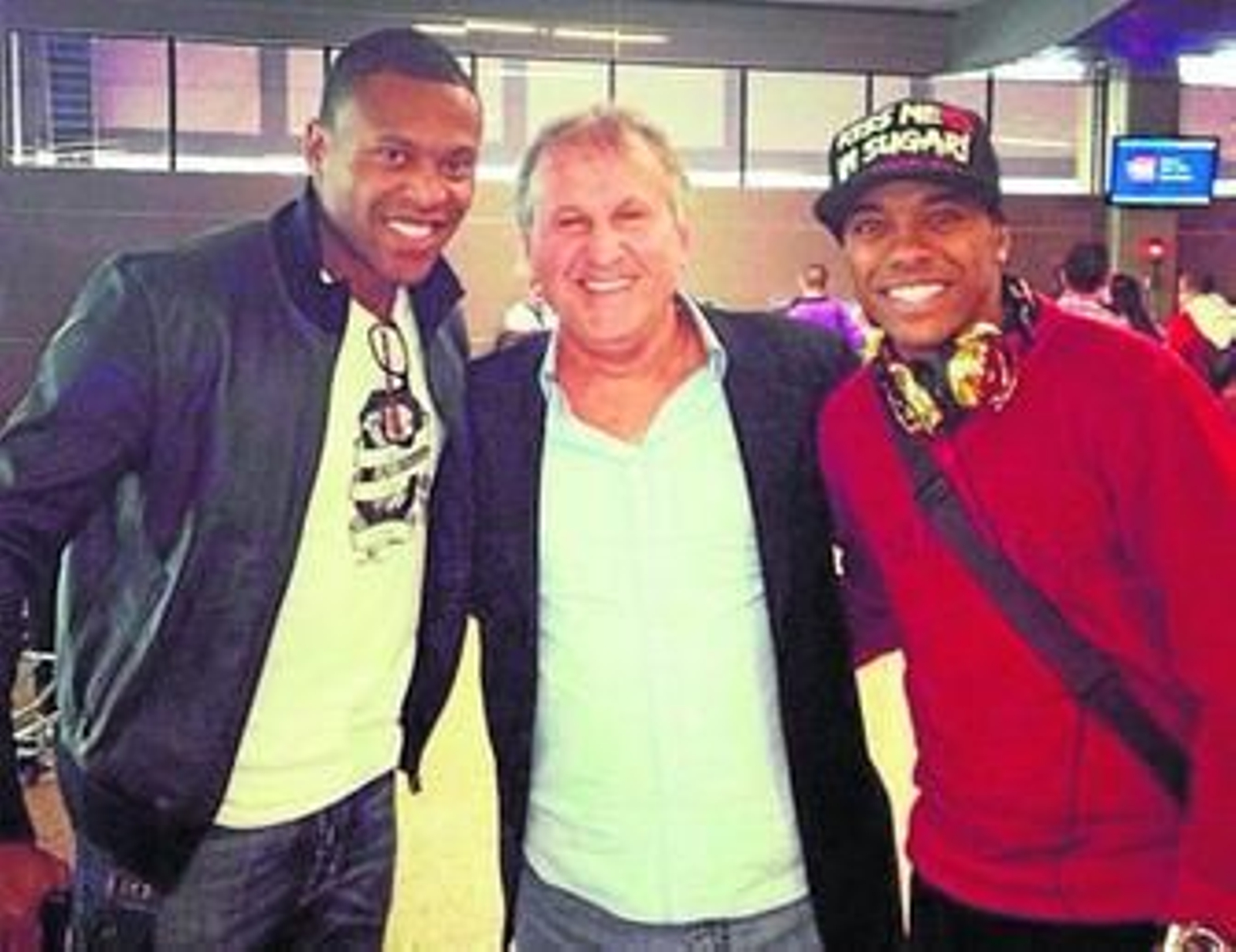 Baptista ayer, junto al exjugador Zico y Robinho.