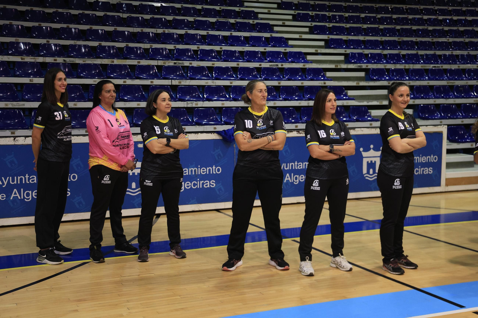 Las fotos de familia del Club Balonmano Ciudad de Algeciras 2025-26