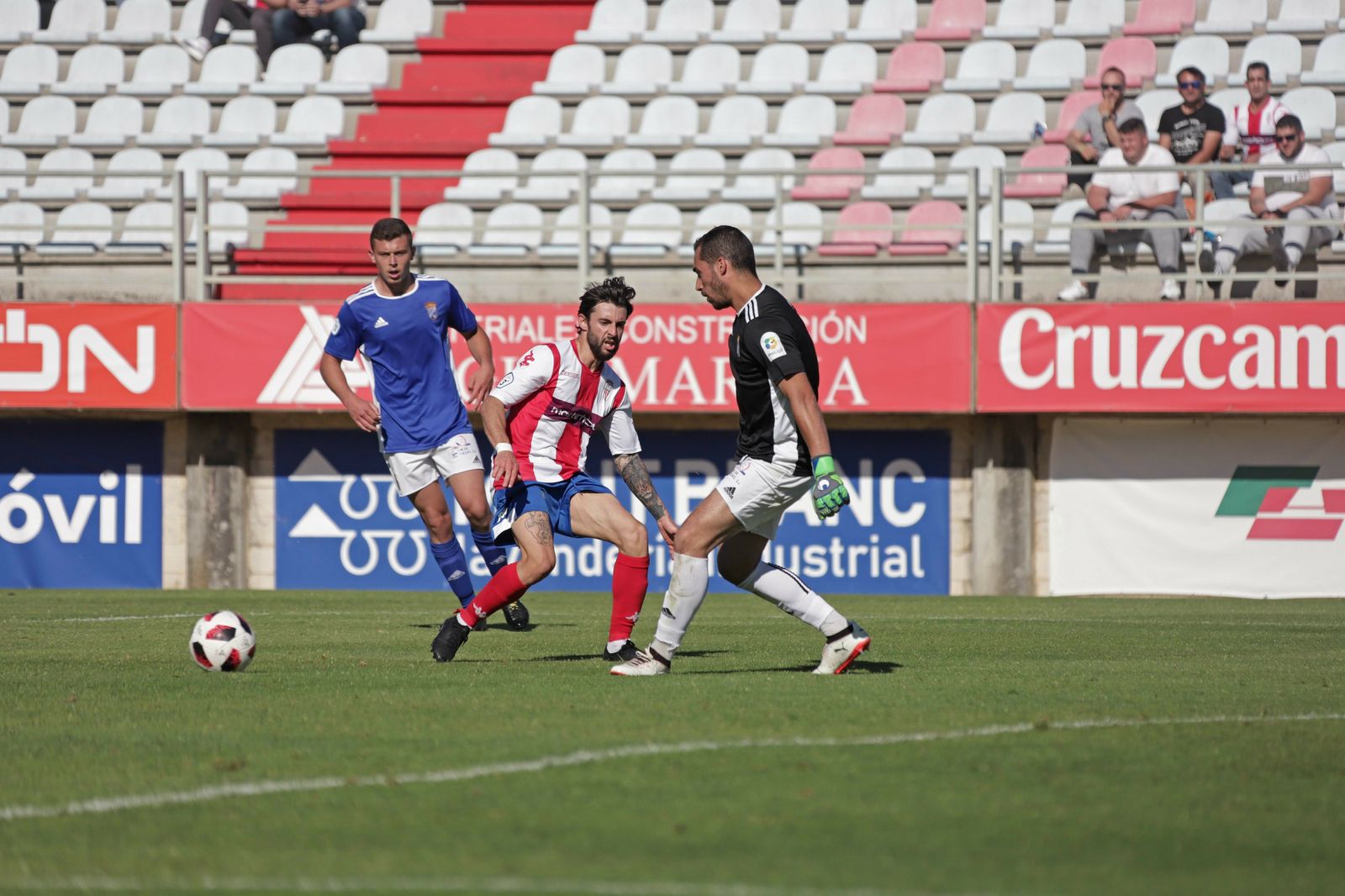Fran, portero del Xerez CD, es el azulino que más partidos ha disputado.