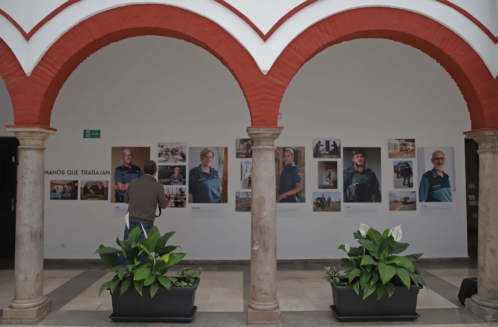 Fotos de la exposición fotográfica de la Guardia Civil en el Museo Municipal de Algeciras