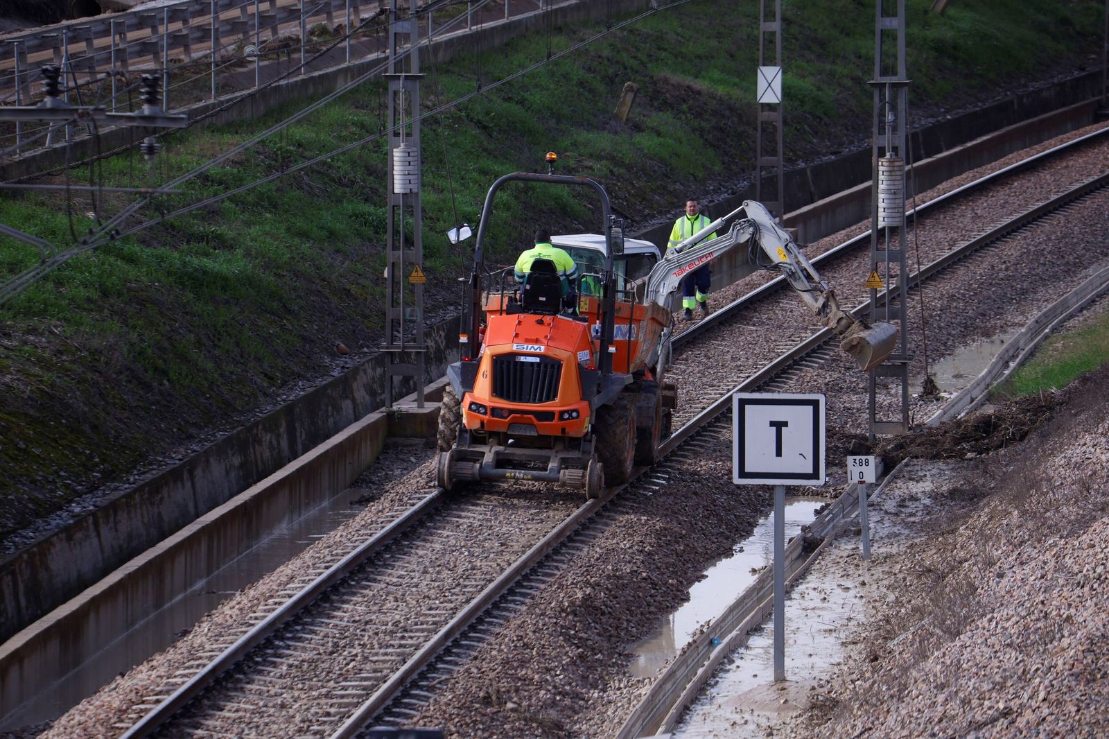 Caída de un muro de contención en Villa del Río