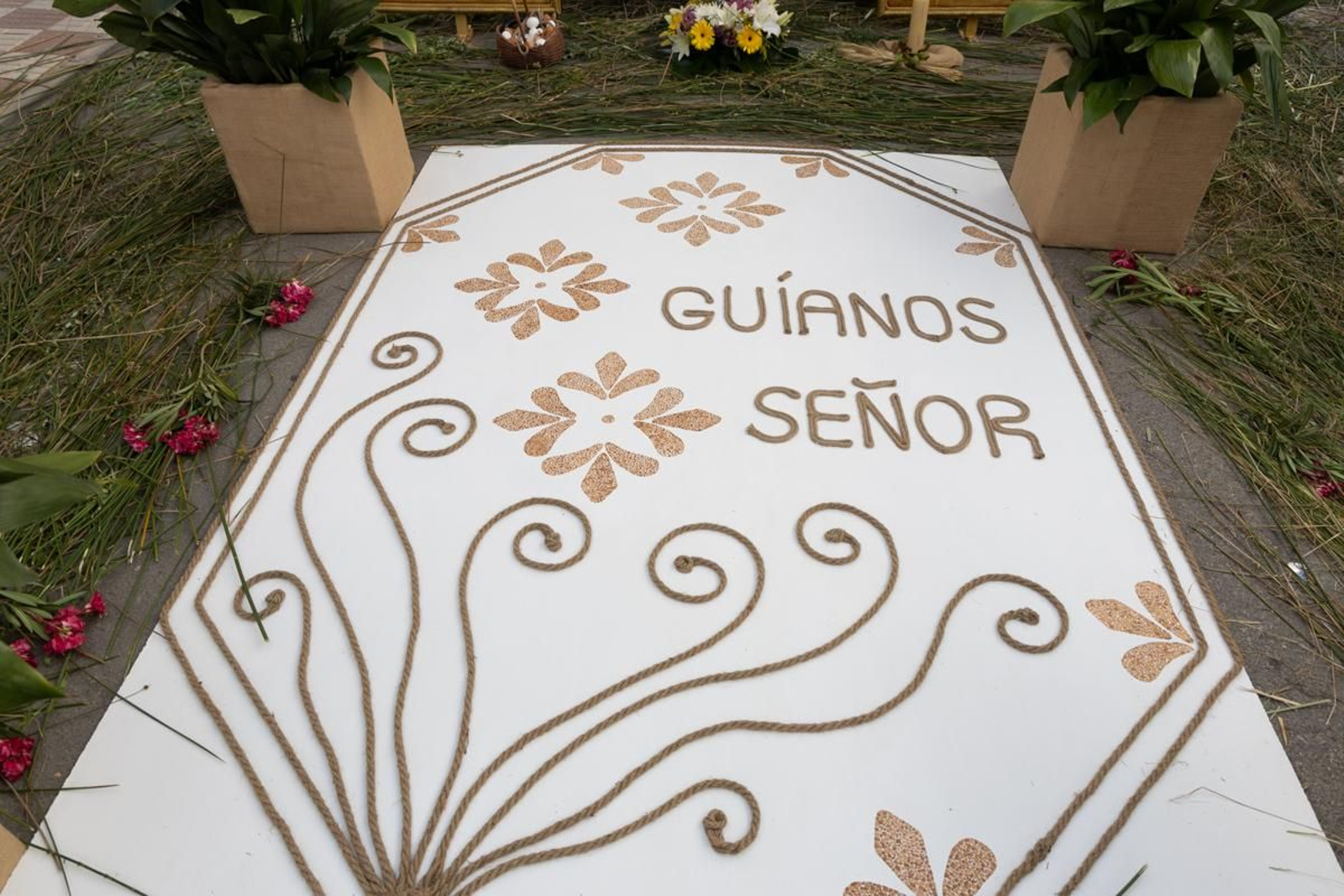 Los vecinos de Villardompardo exponen las obras de su Corpus un año más, en imágenes