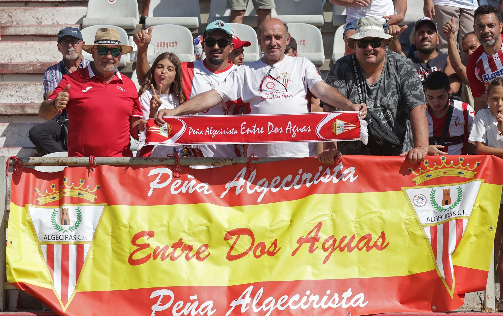 Búscate en el Nuevo Mirador durante el Algeciras CF - Marbella FC