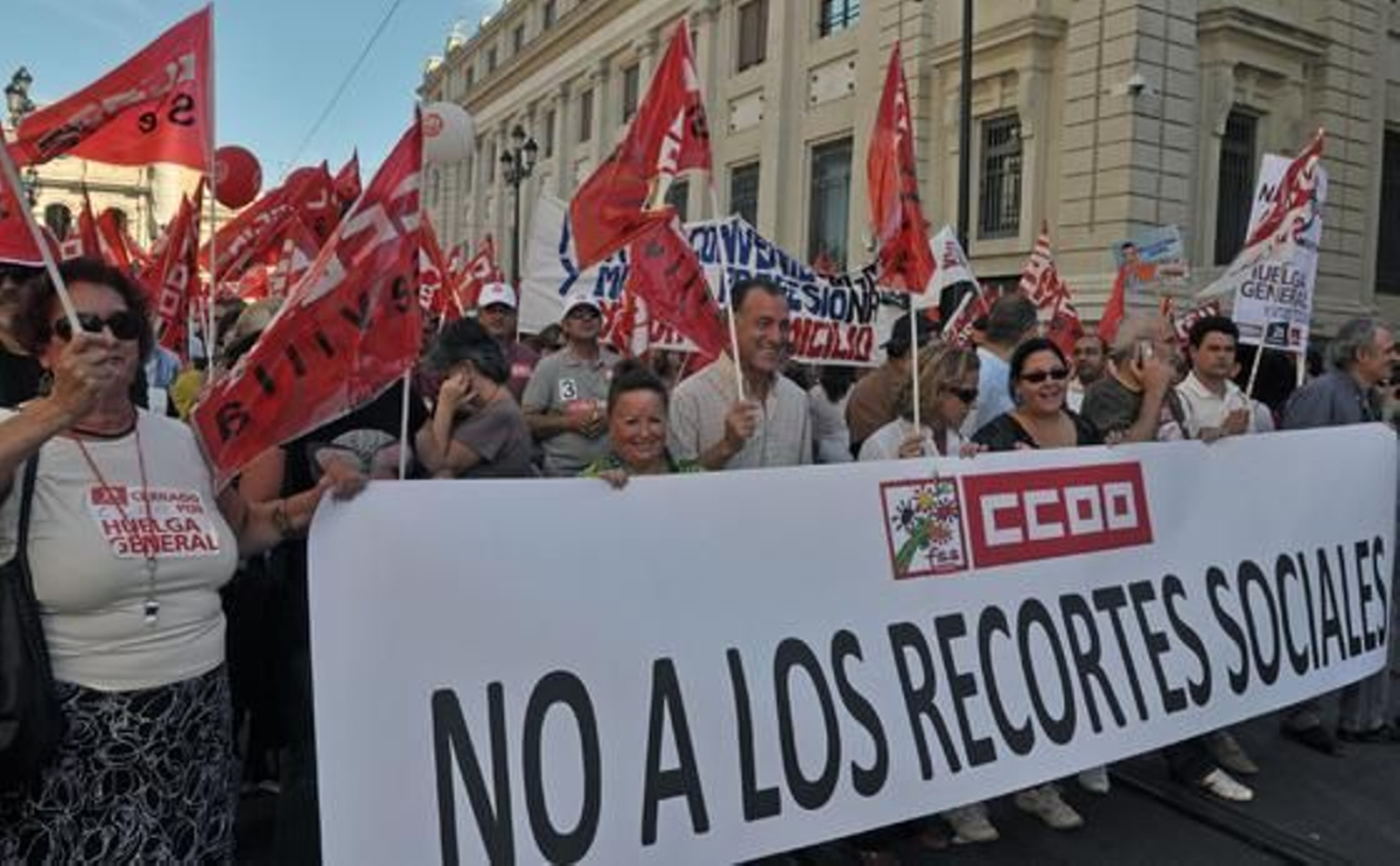 Los sindicatos recorren las calles del centro de la capital.

Foto: Manuel Gómez