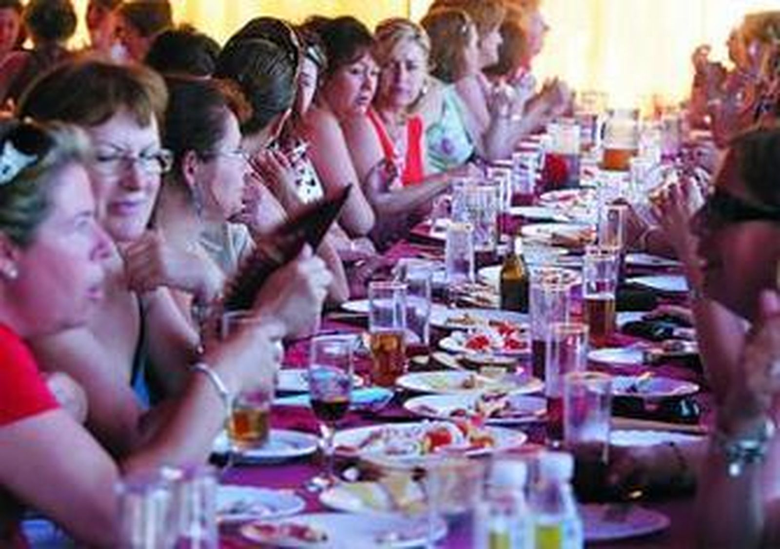 Una de las comidas de ayer en la Feria protagonizadas por mujeres.