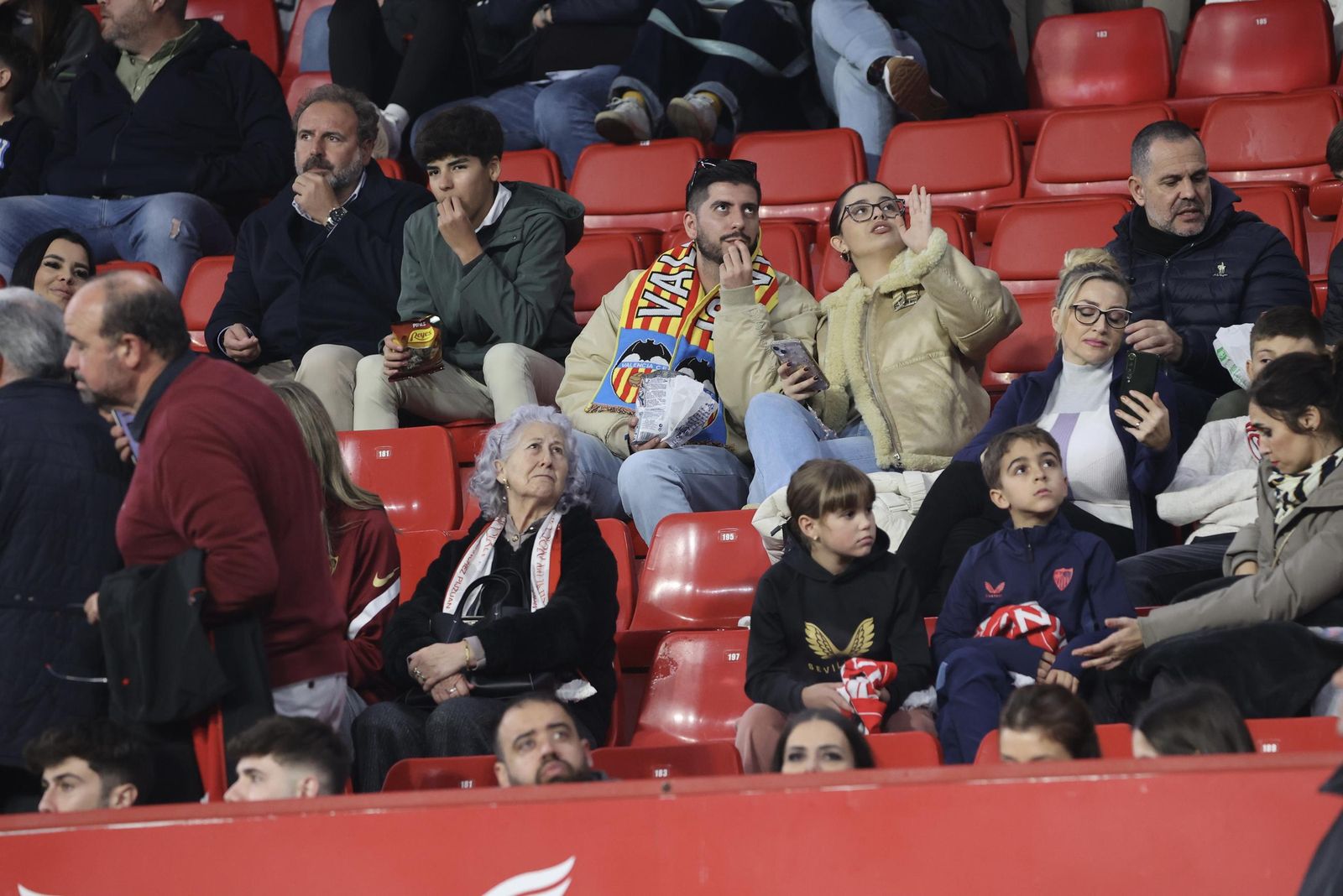 Búscate en el partido Sevilla Valencia