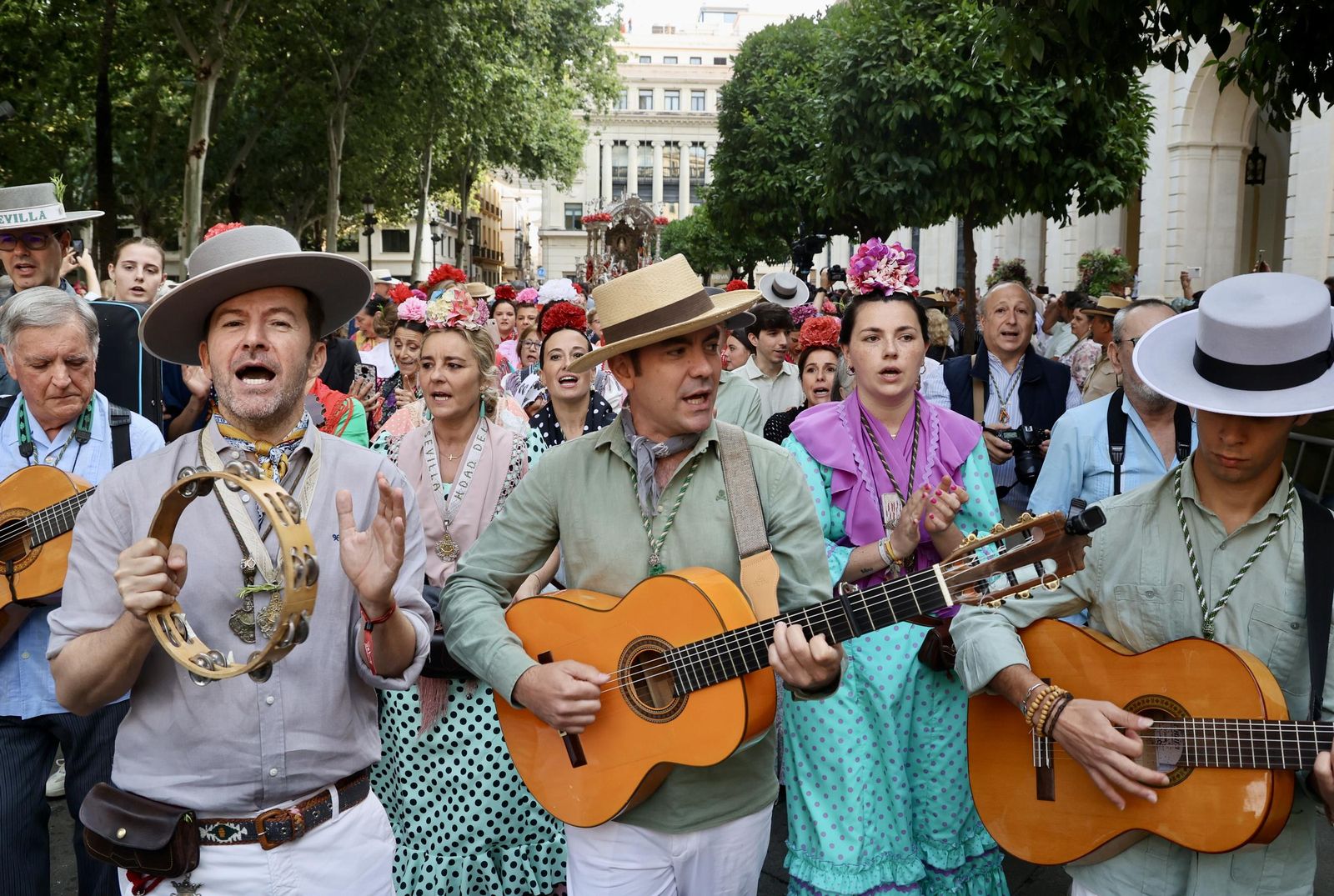 Las mejores fotos de la salida de la Hermandad de Sevilla hacia el Rocío