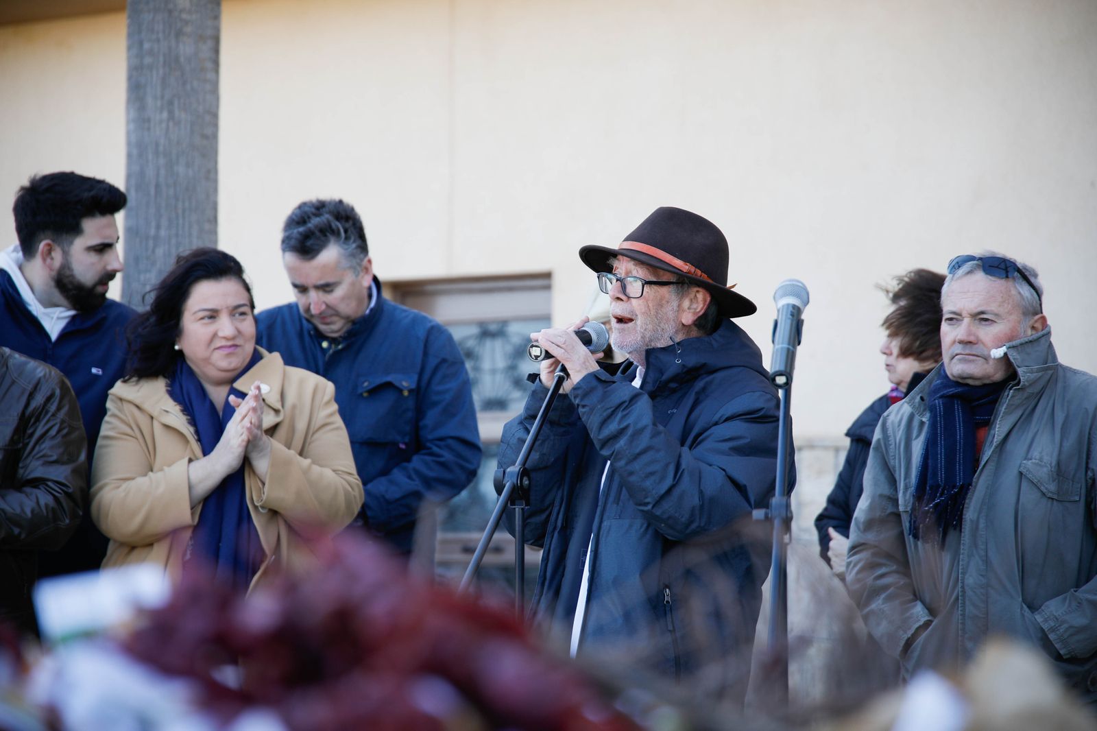 Imágenes del reparto de Parras en Alhama de Almería