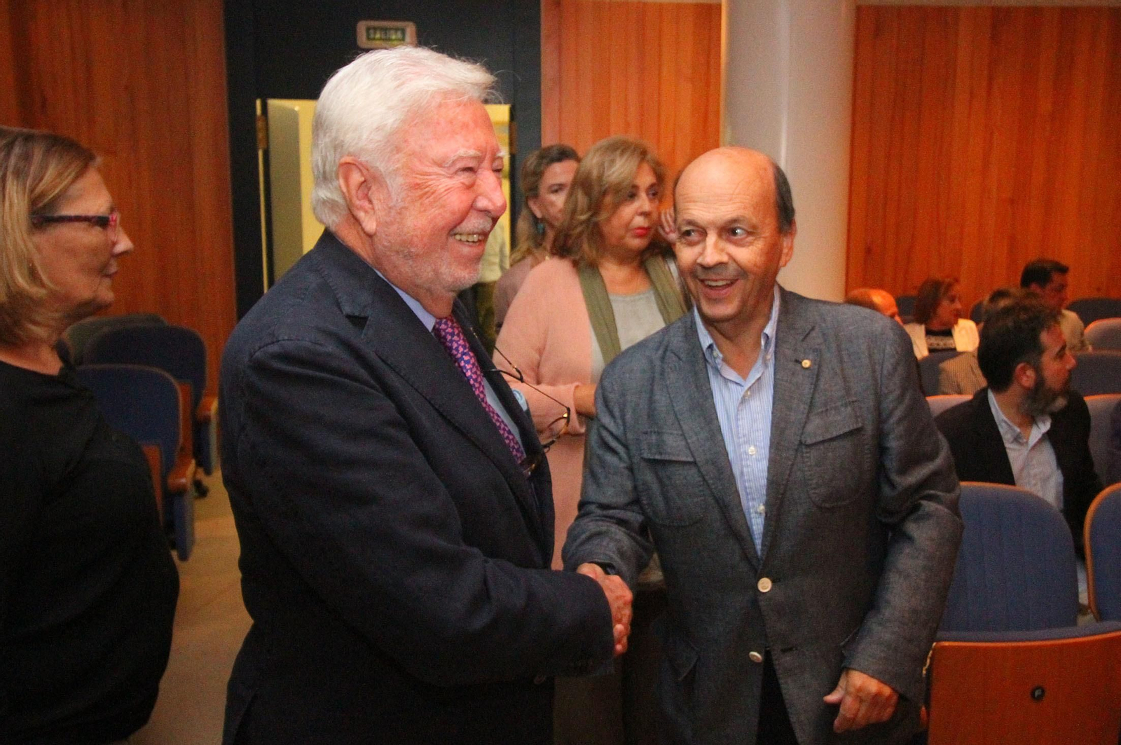 Conferencia de Manuel Galán Pérez sobre las oportunidades para Huelva en economía digital.