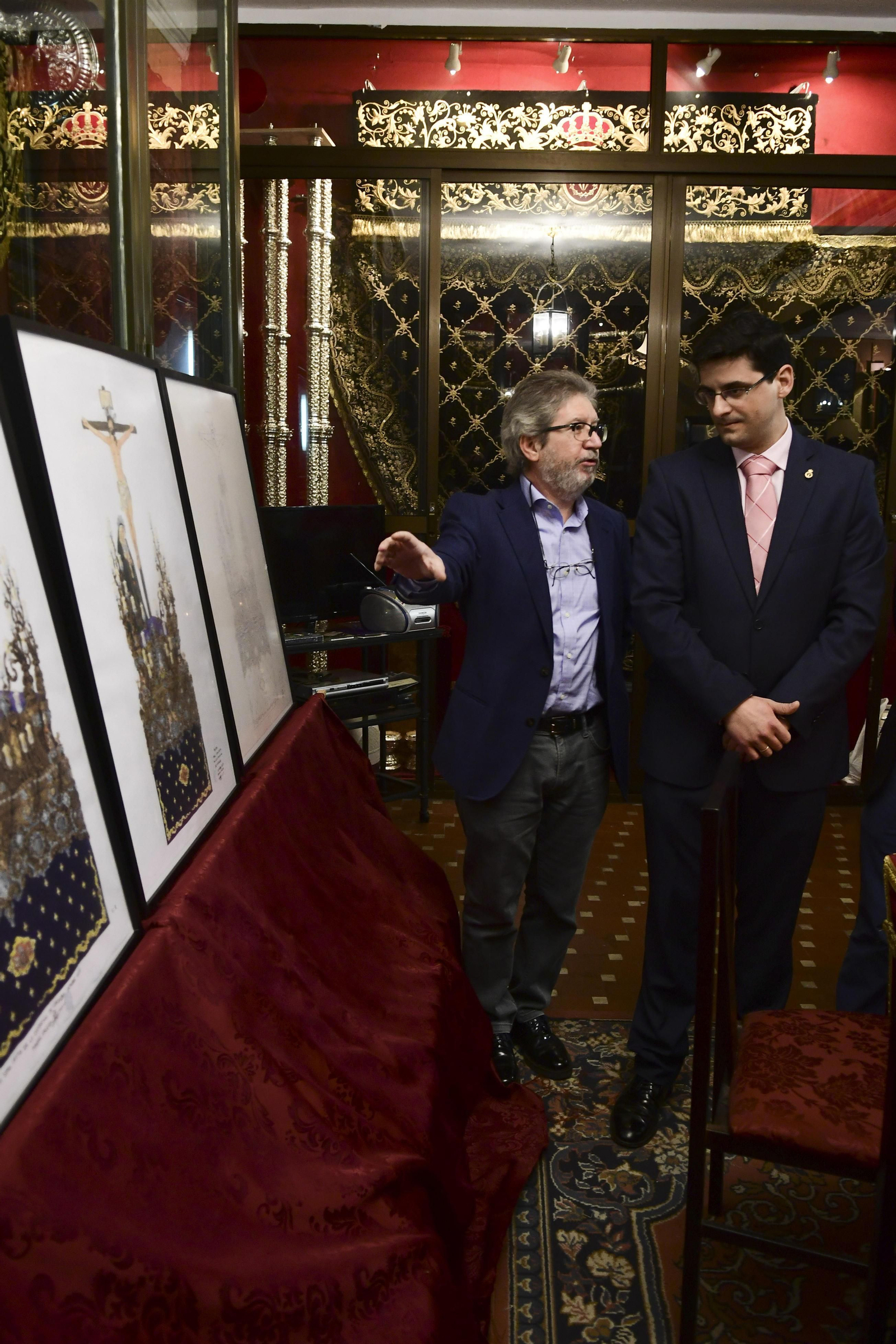 Manuel Valera y José Luis Cerezo, ayer en la casa de hermandad.