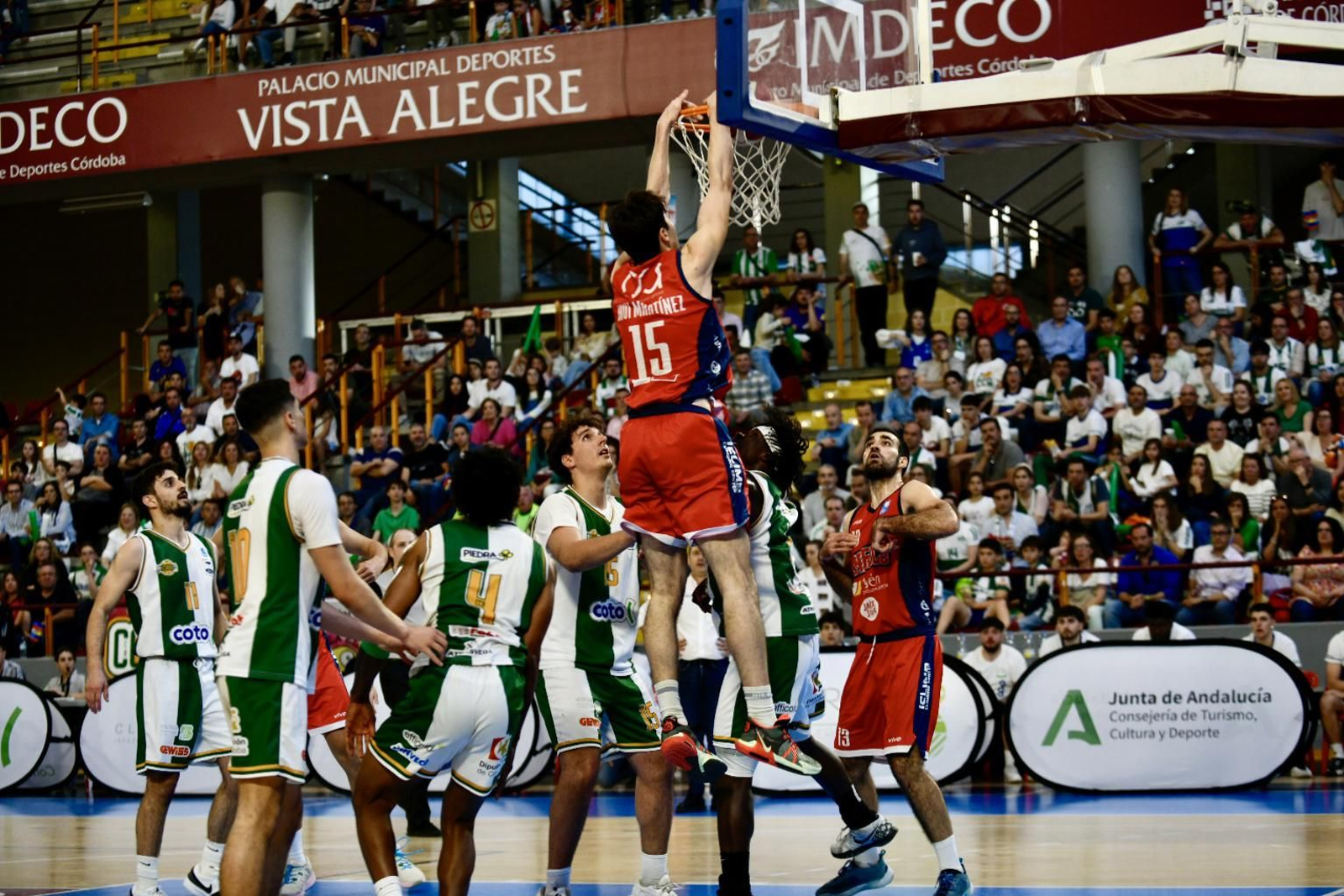 Javi Martínez firma un mate en la zona cordobesa.