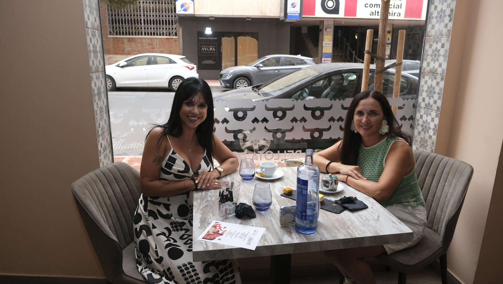 Los almerienses disfrutan del lunes en la Feria del Mediodía