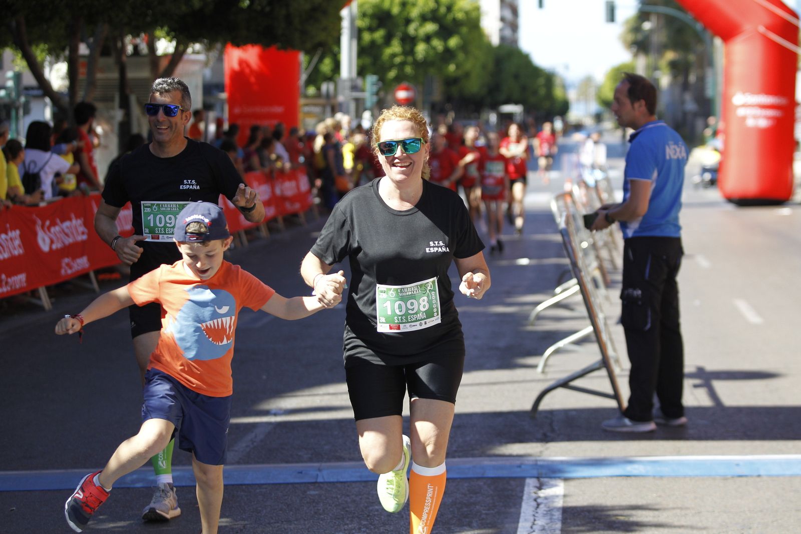 Fotogalería carrera atletismo popular enfermedades poco frecuentes. La Salle Almería