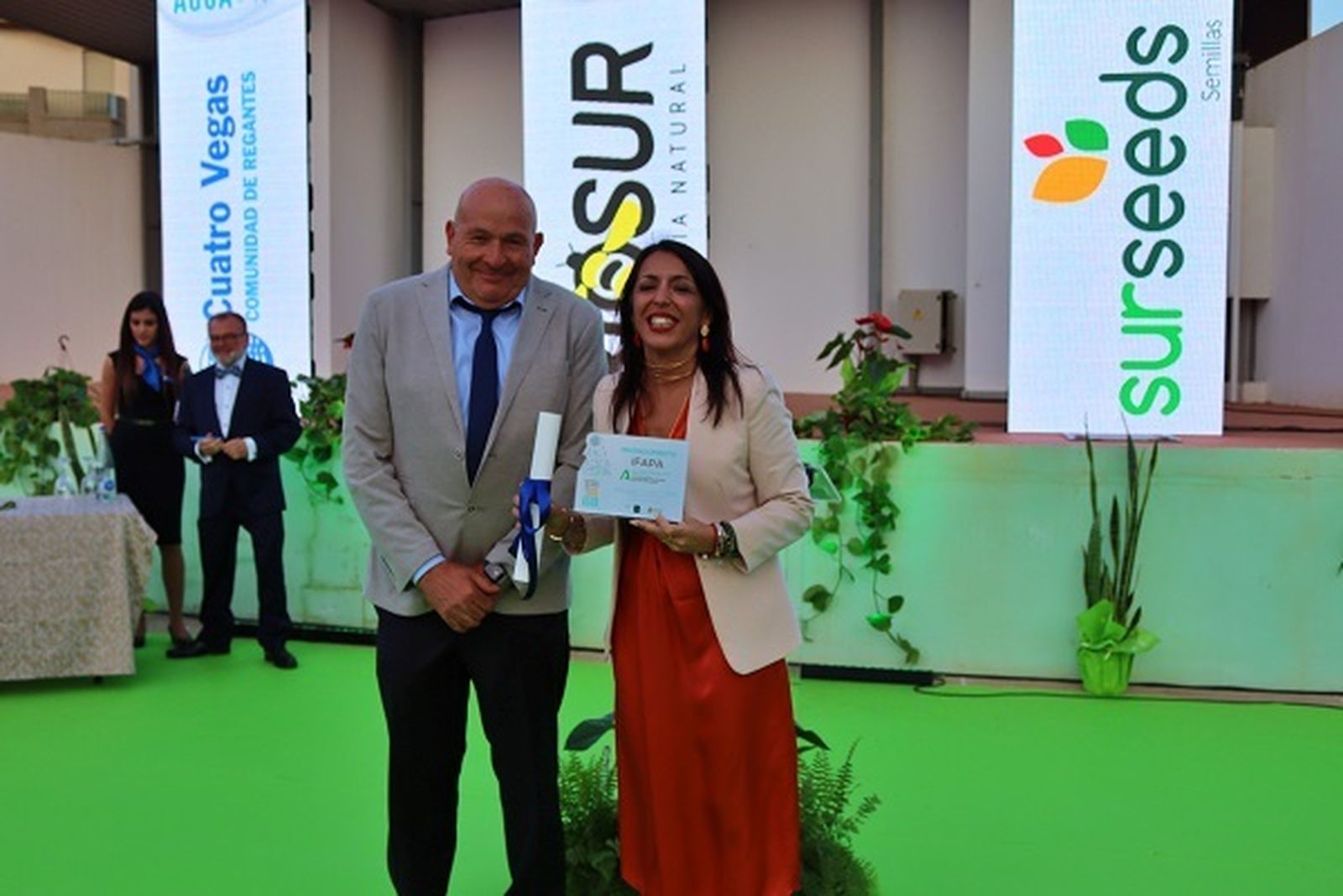 Marta Bosquet, recibiendo el premio.