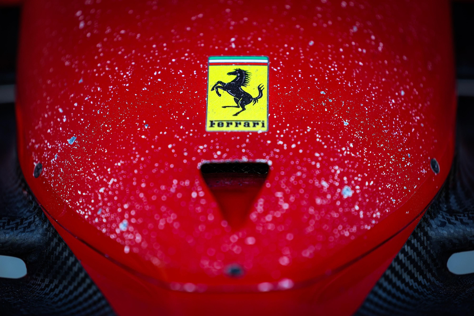 Las escuderías de  Fórmula uno se prueban tras el fin de temporada