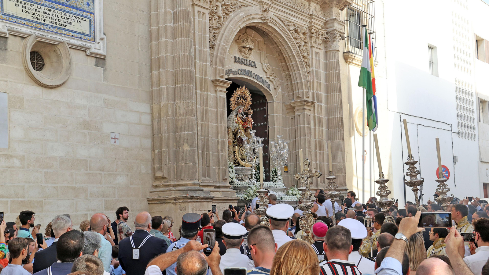 La Virgen del Carmen procesiona por Jerez