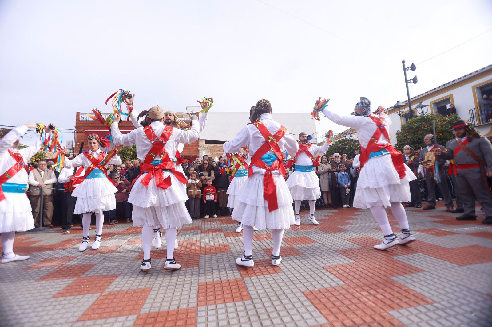 Las mejores imágenes de la Danza de los Locos y el Baile del Oso de Fuente Carreteros