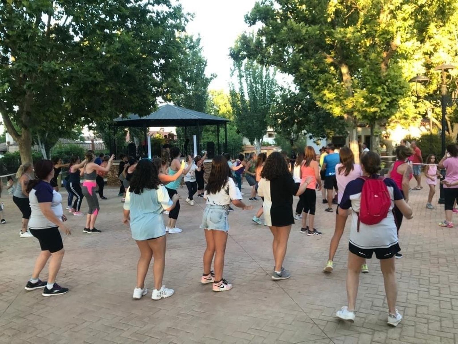 Vecinos de Otura, en una actividad de Urban Gym.