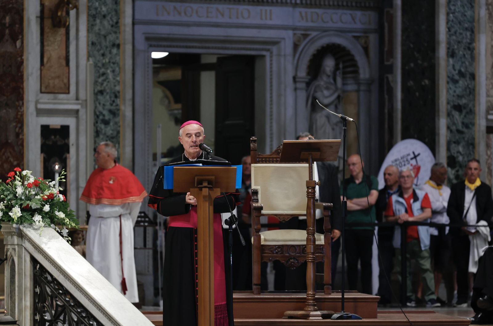 Las imágenes del viernes previo a la magna procesión en Roma del Cachorro y la Esperanza de Málaga