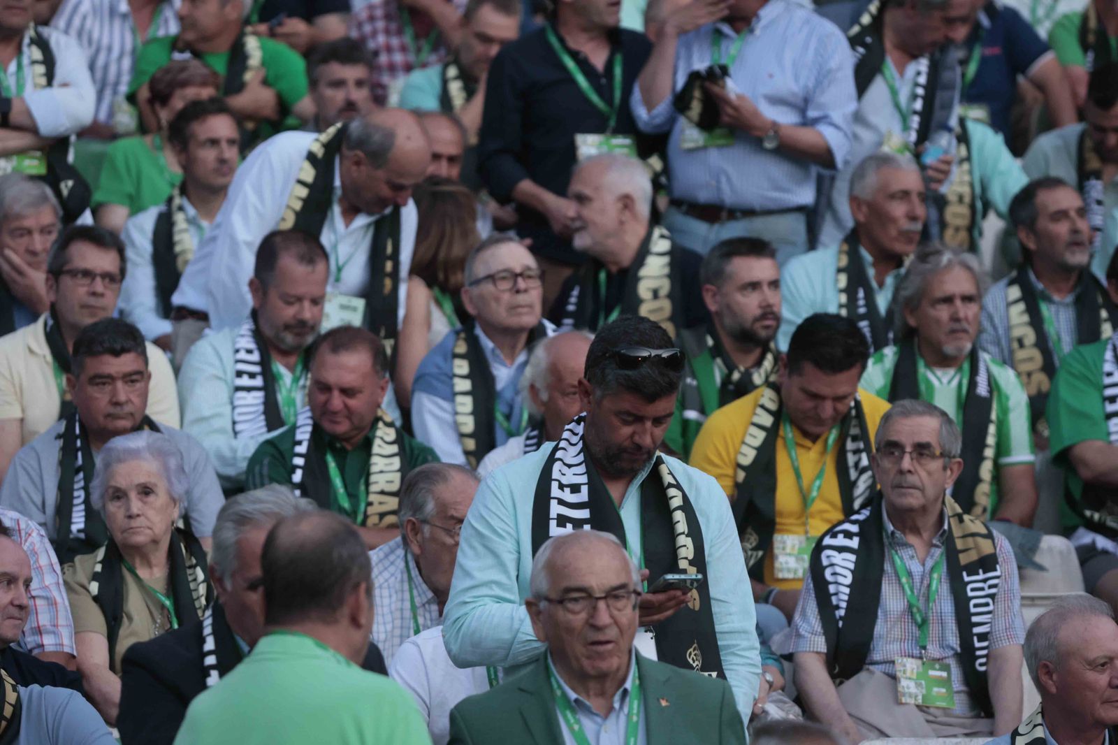 Búscate en el acto Siempre Verdiblancos