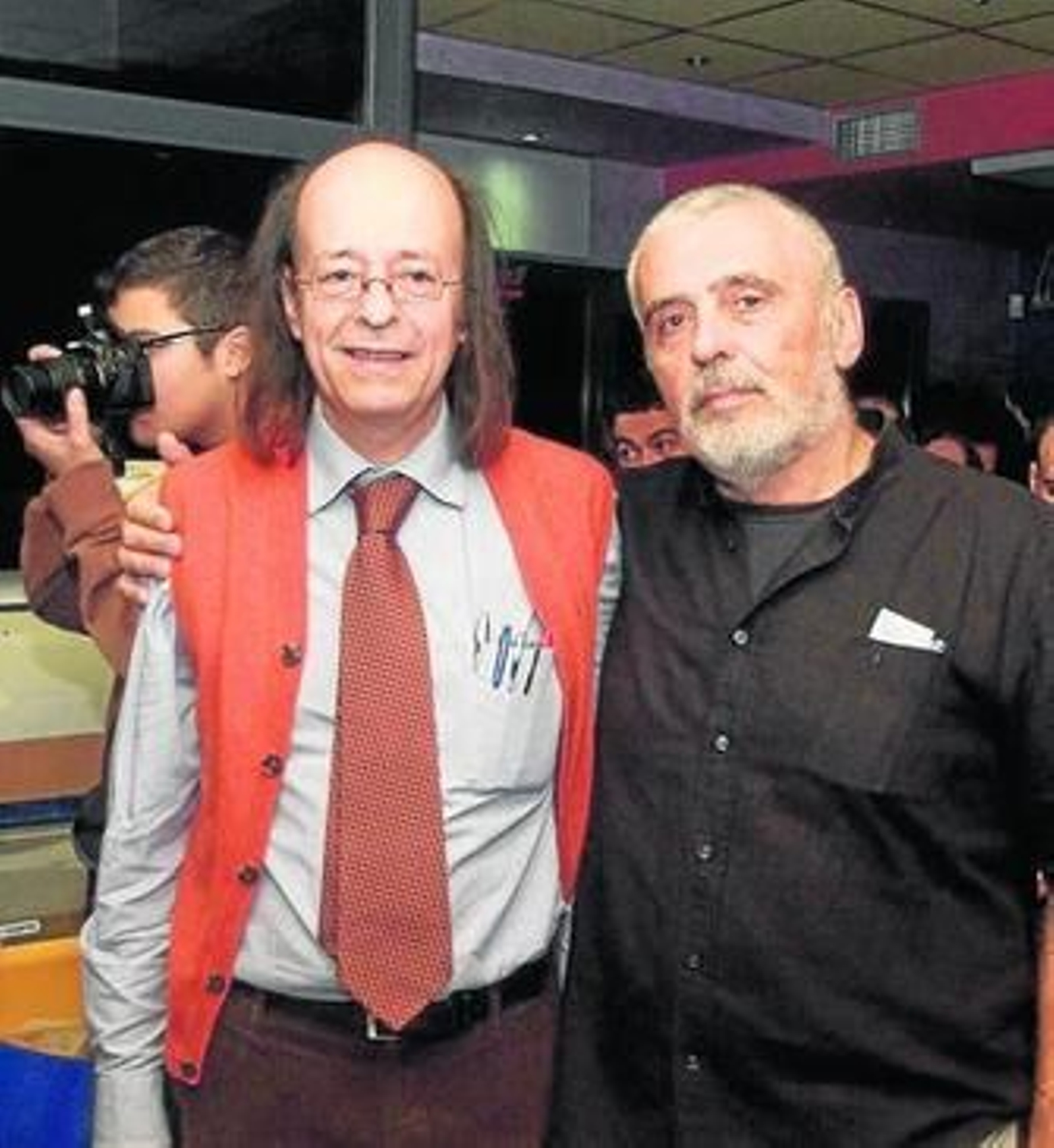 Miguel Naveros presentó la novela de su primo Pedro Blanco Naveros.