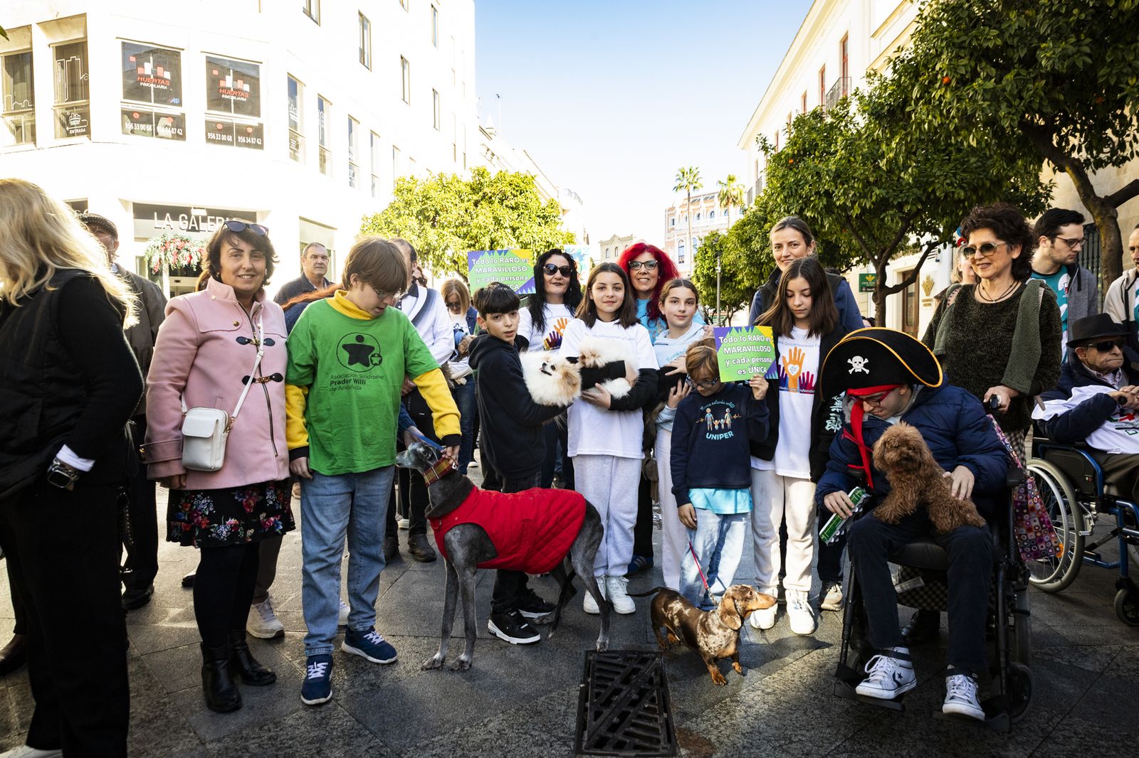 Imágenes de la marcha solidaria de las asociaciones de enfermedades raras en Jerez
