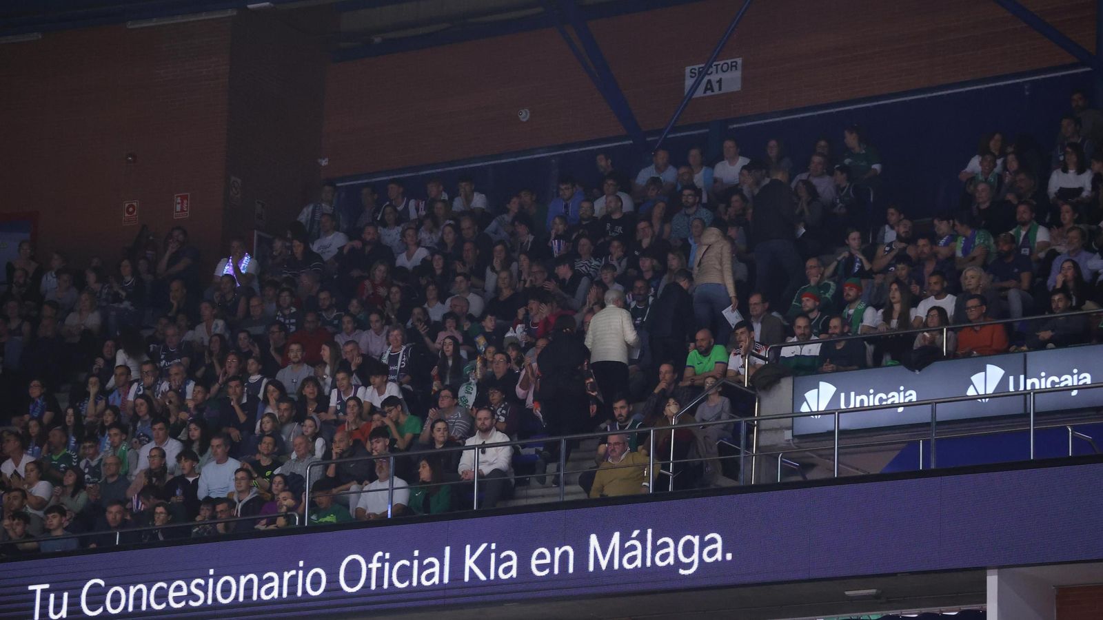 Búscate en las gradas del Carpena en el Unicaja-Breogán
