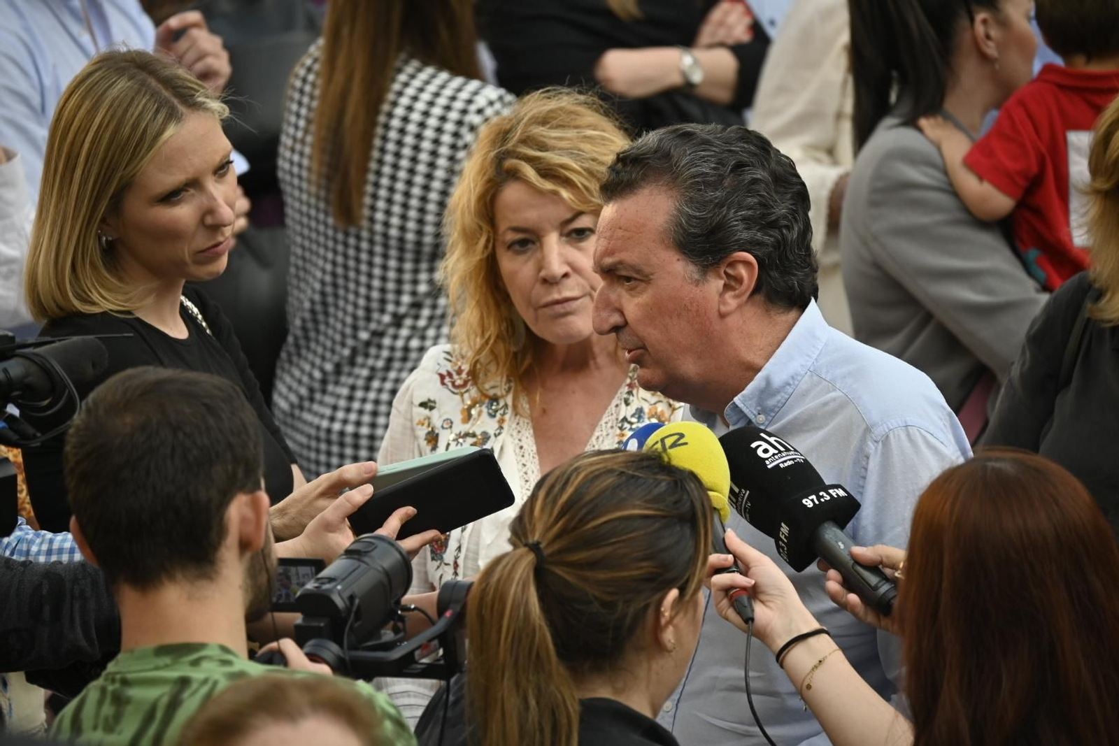 Imágenes de la concentración por las infraestructuras para Huelva