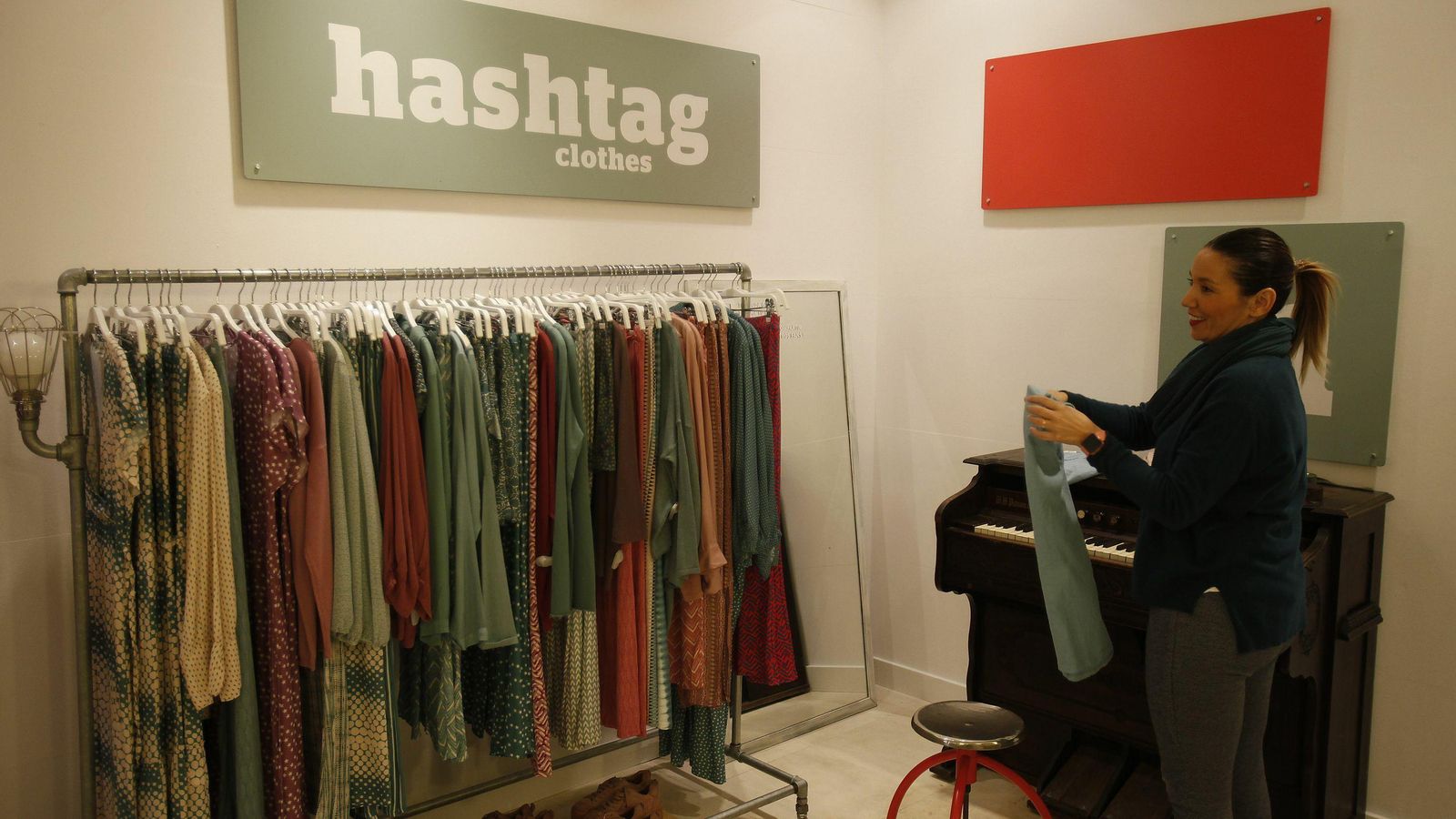 Colorido, comodidad y tendencia, señas de identidad de Hasgtag Clothes.