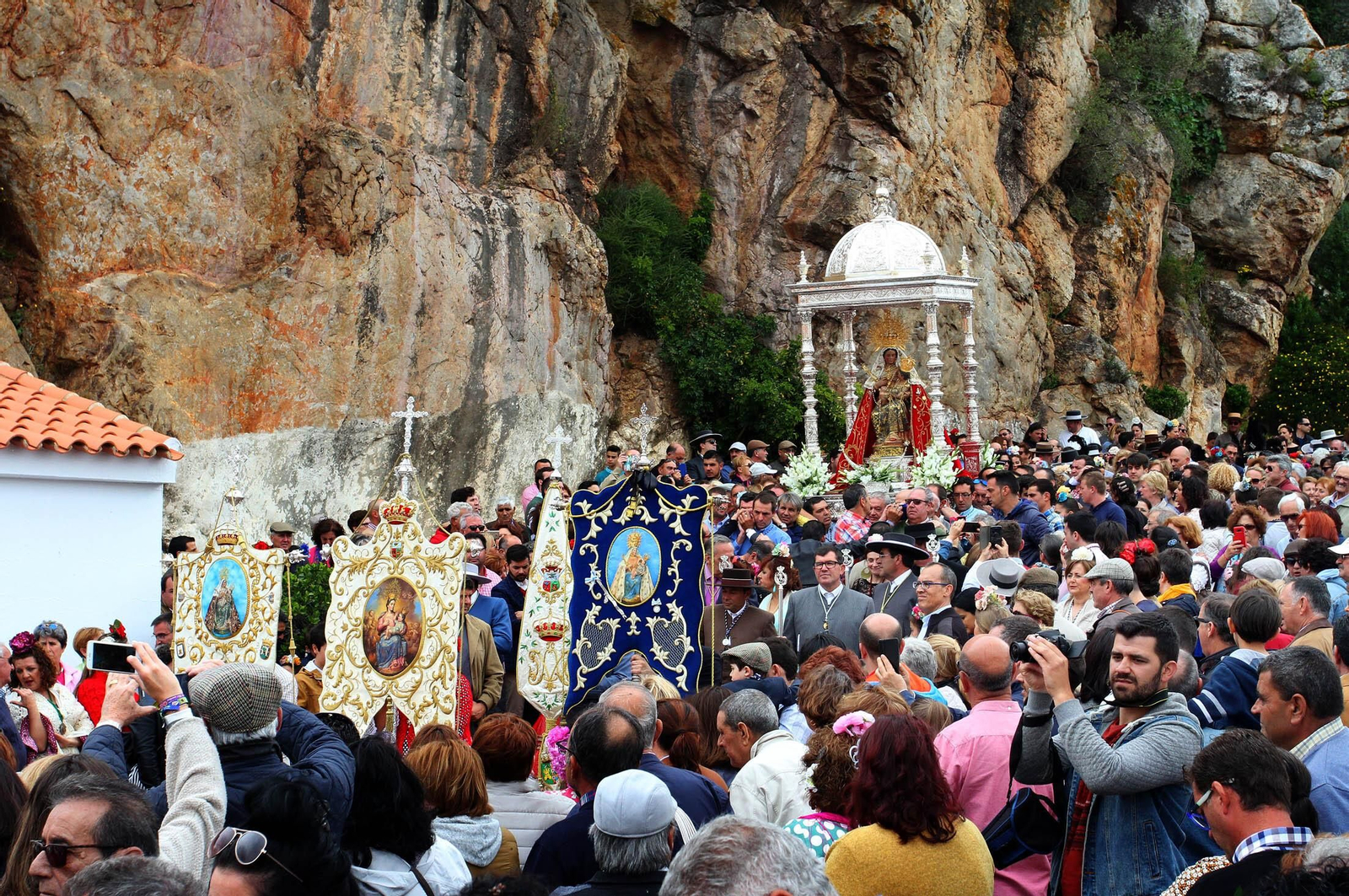 Así de bonita es una de las Romerías más peculiares de la provincia de Huelva