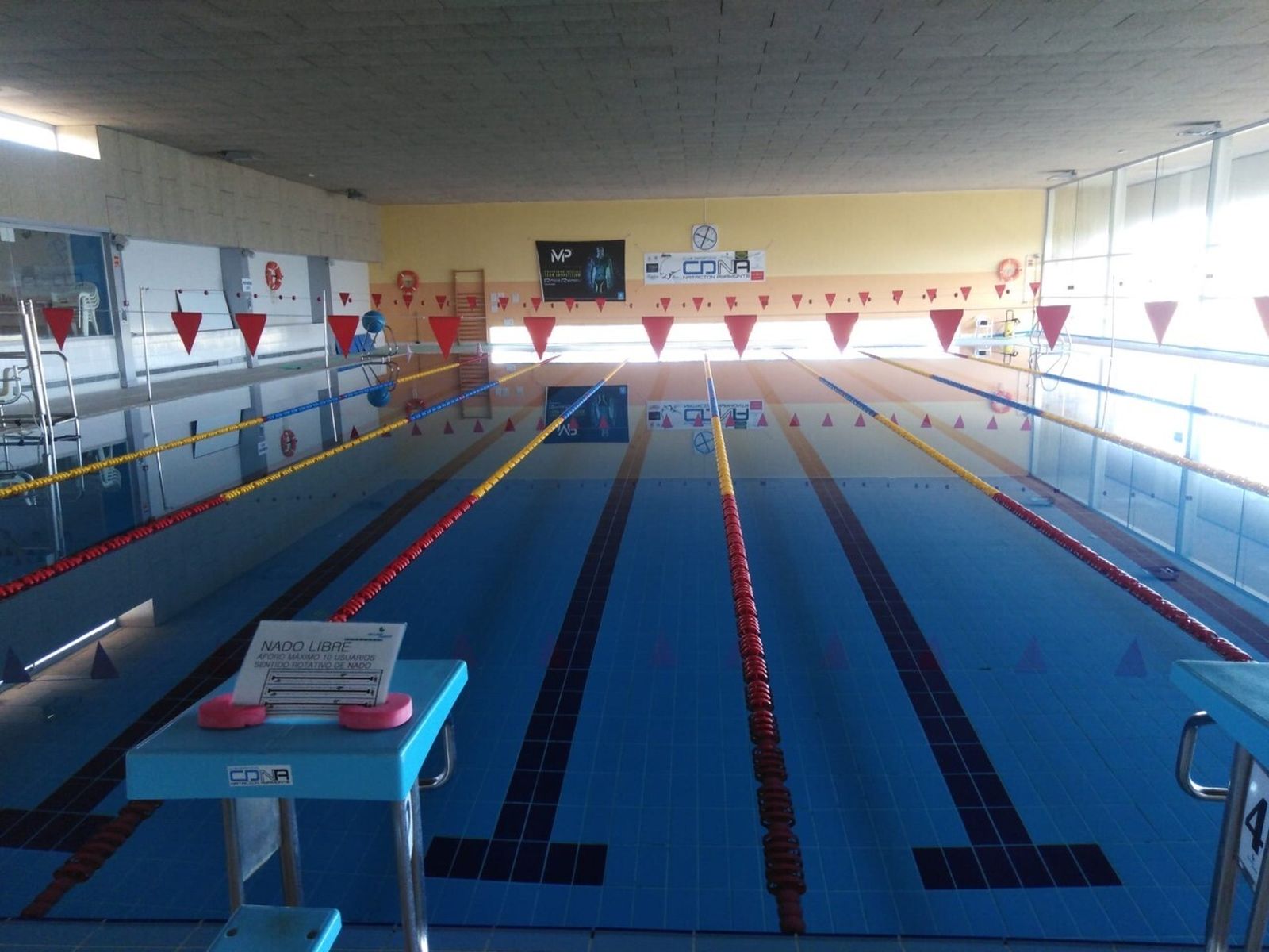 Los ayamontinos podrán volver a disfrutar de la piscina municipal cubierta.