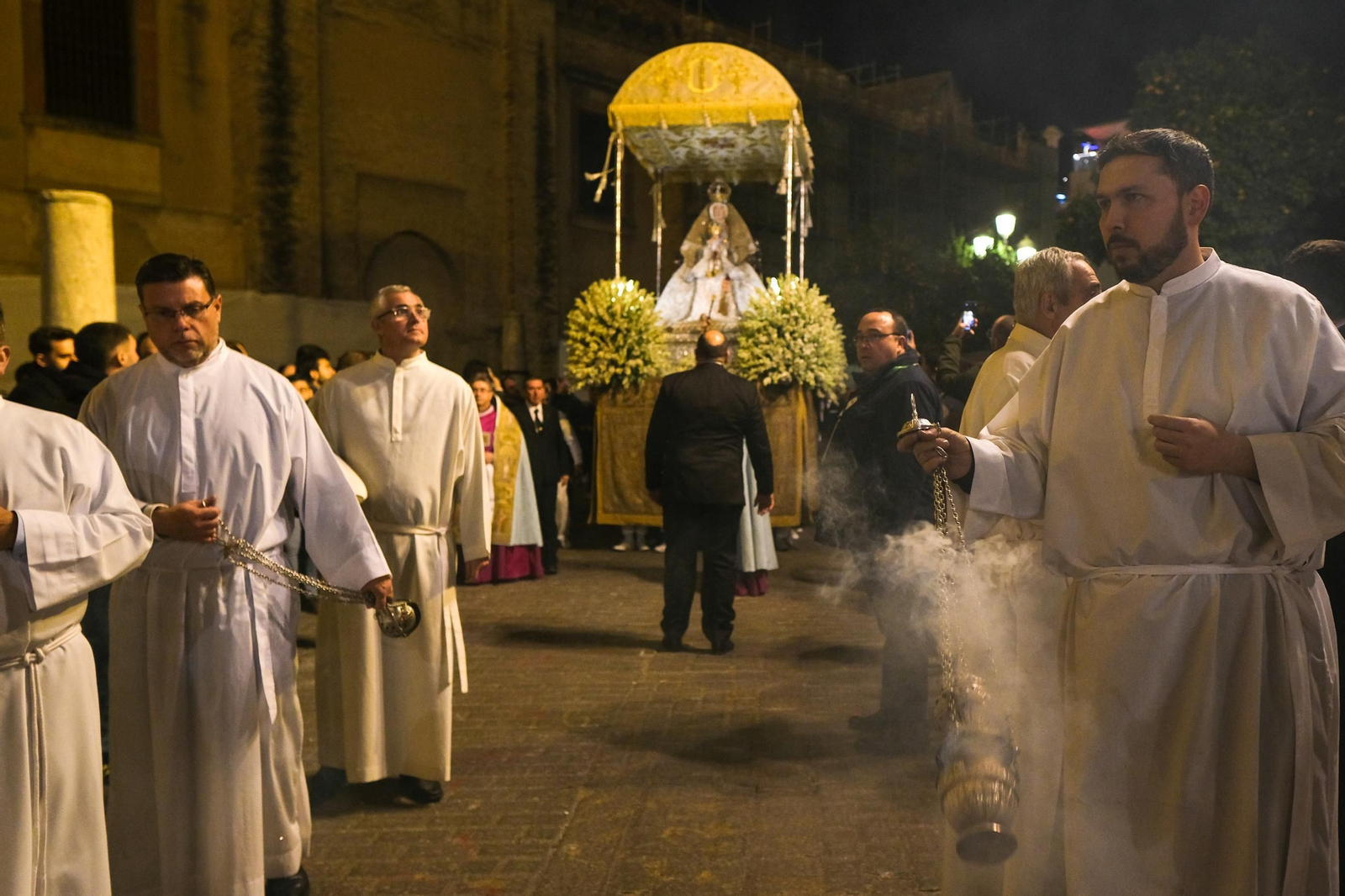 Imágenes del regreso de la Virgen de los Reyes