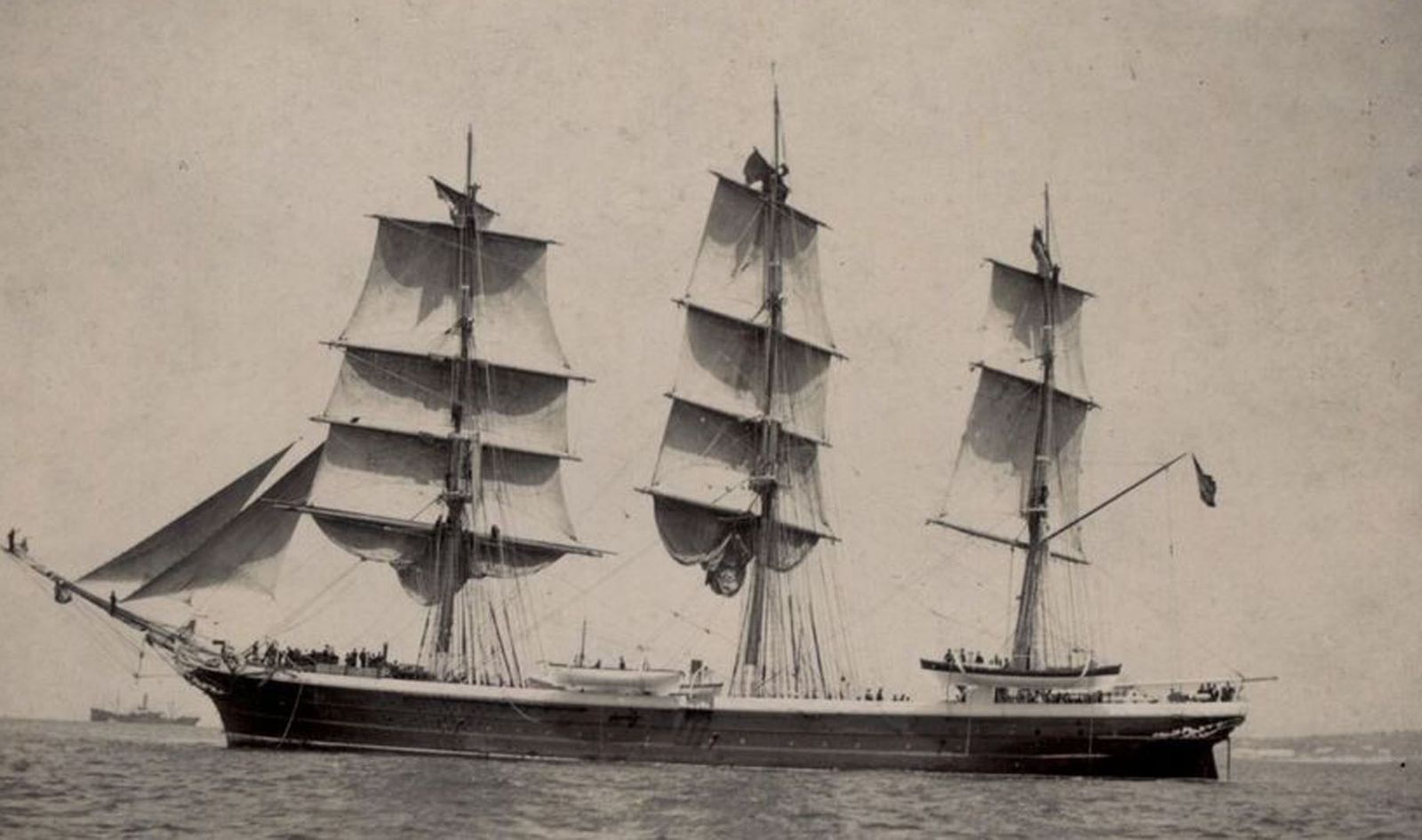 1892 hace 125 añosEl buque escuela Nautilus dará la vuelta al mundo