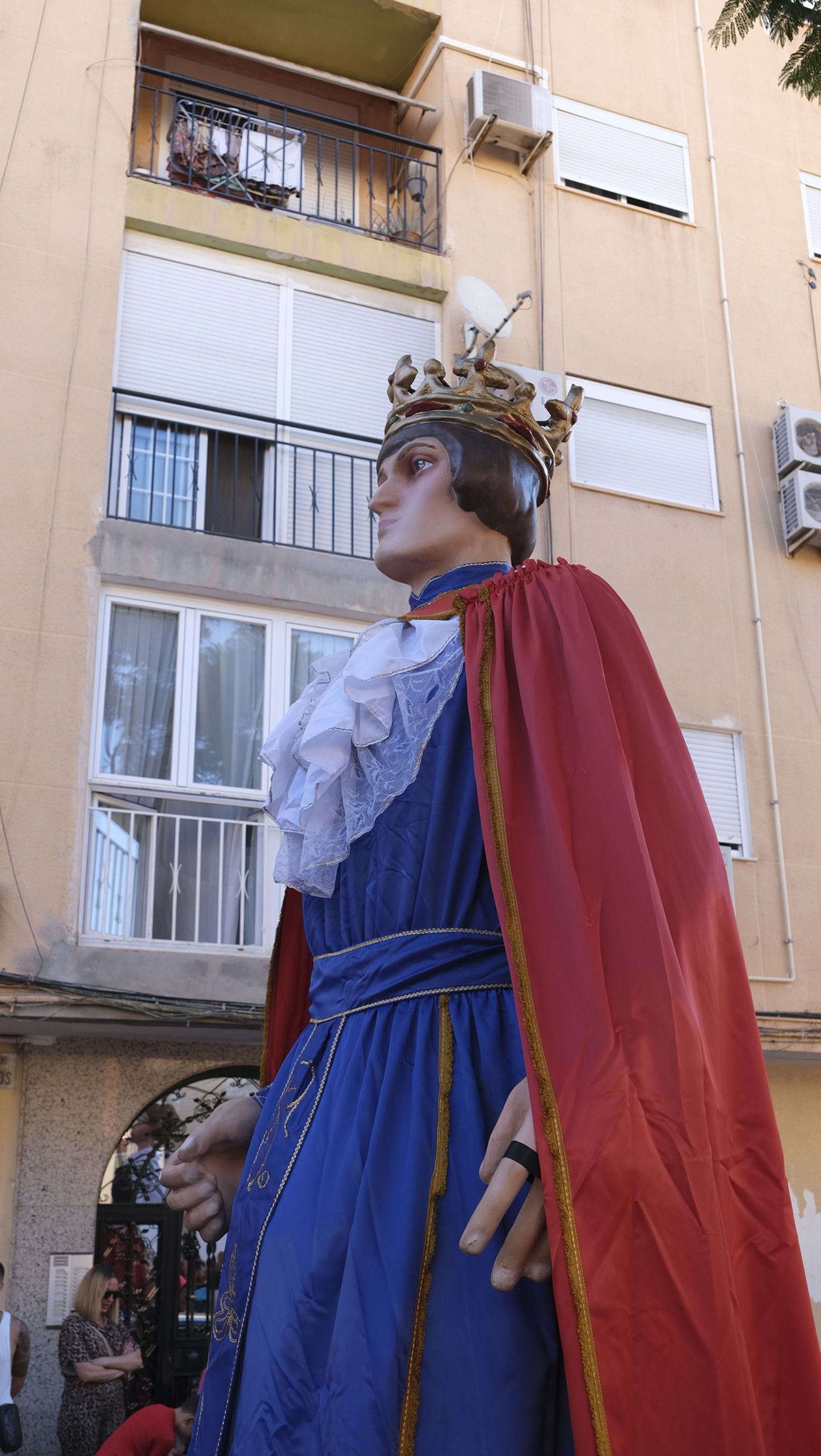 Gigantes y cabezudos en la Feria de Almería 2024, en imágenes