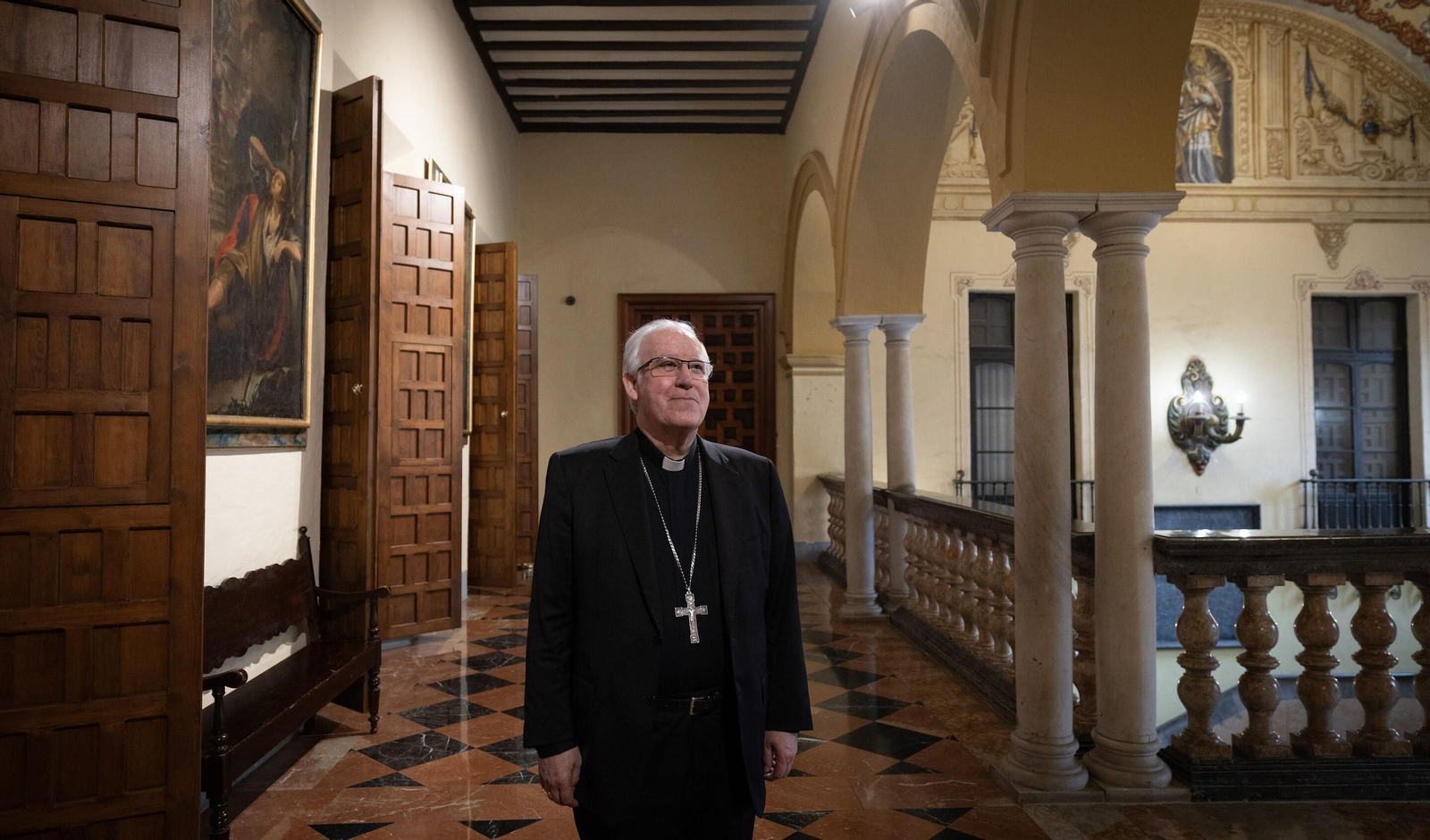 El arzobispo Saiz Meneses en una estancia del Palacio Arzobispal.