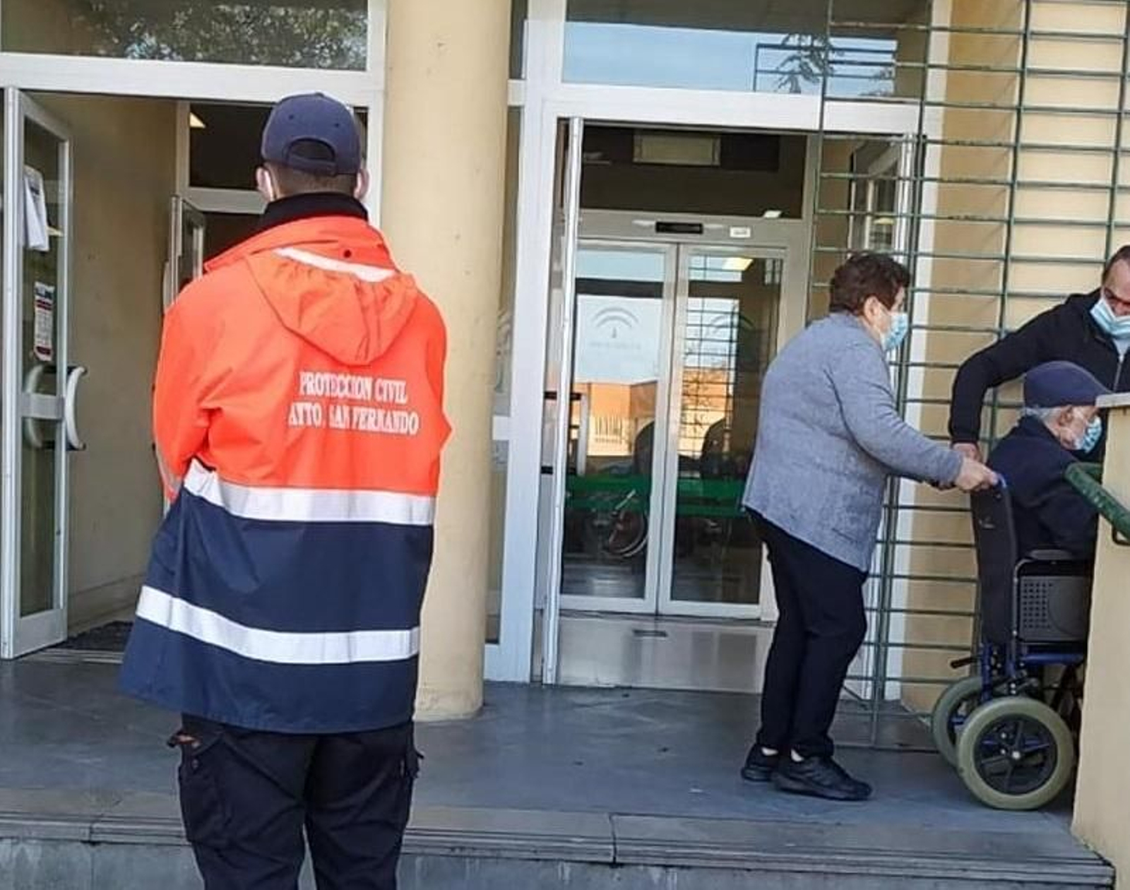 Vacunaciones contra el Covid-19 en el centro de salud de La Ardila.