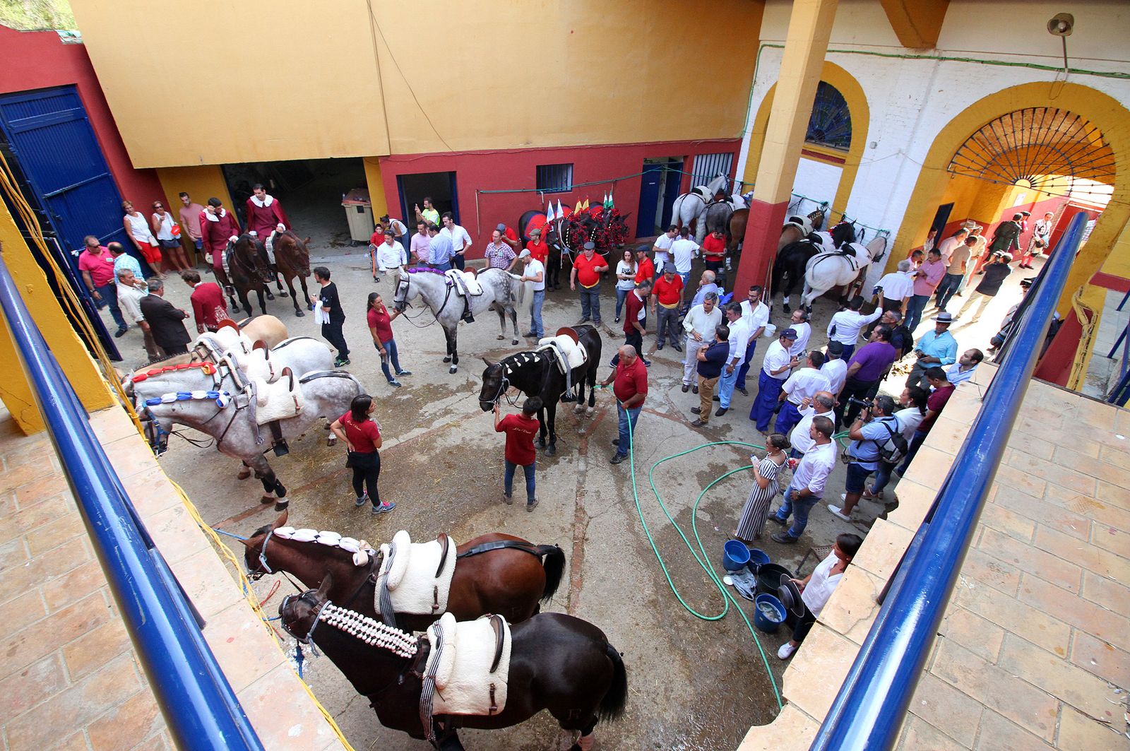 Imágenes de la corrida de rejones de Pablo Hermoso de Mendoza, Andrés Romero y Lea Vicens.
