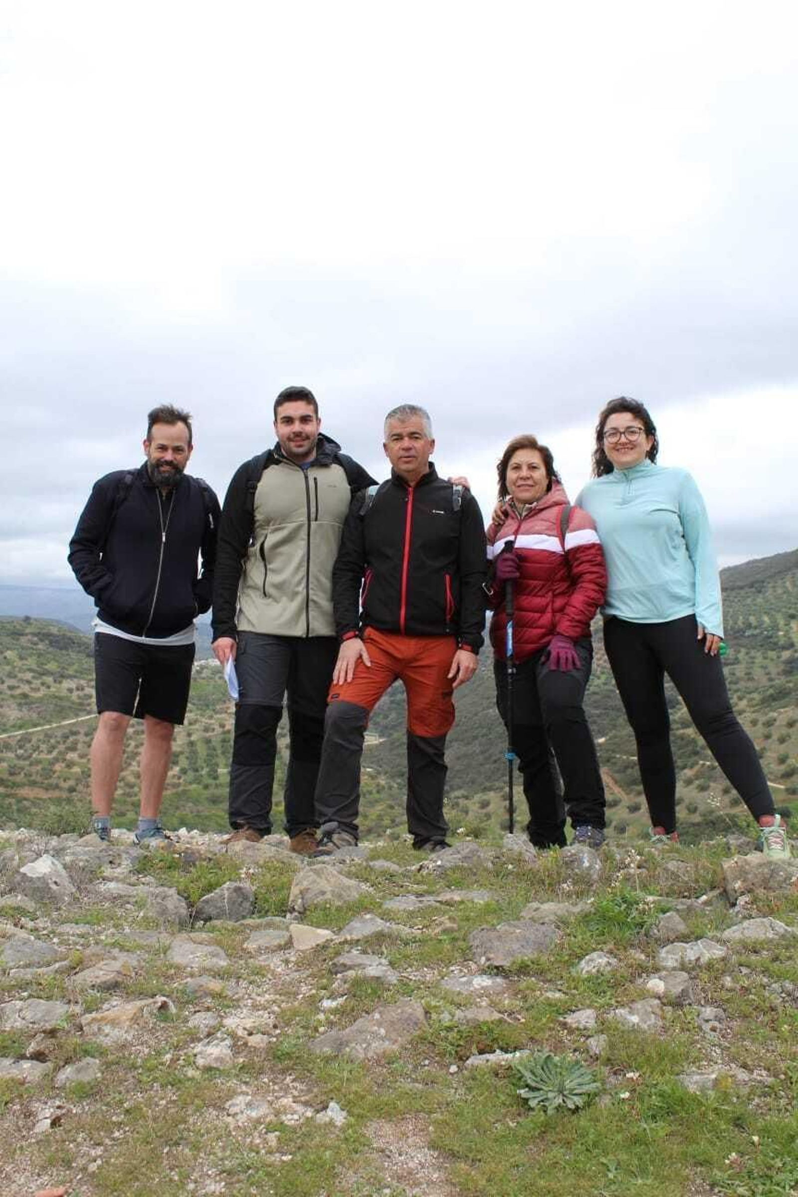 El alcalde de Martos, Emilio Torres, junto a otros participantes.