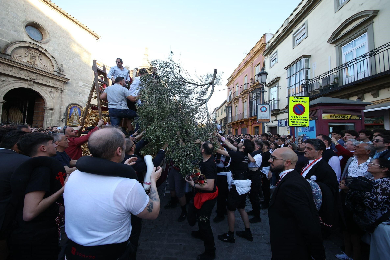 Miércoles Santo en Jerez: Hermandad del Prendimiento