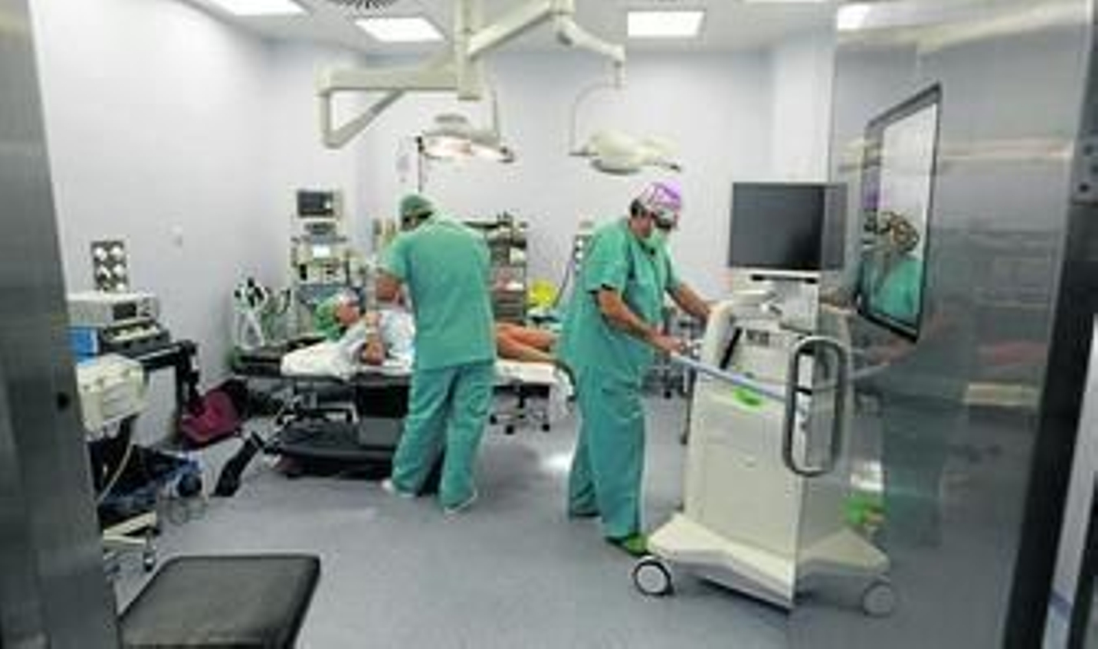 Acceso al hospital Duque del Infantado, más conocido como Pabellón Vasco.