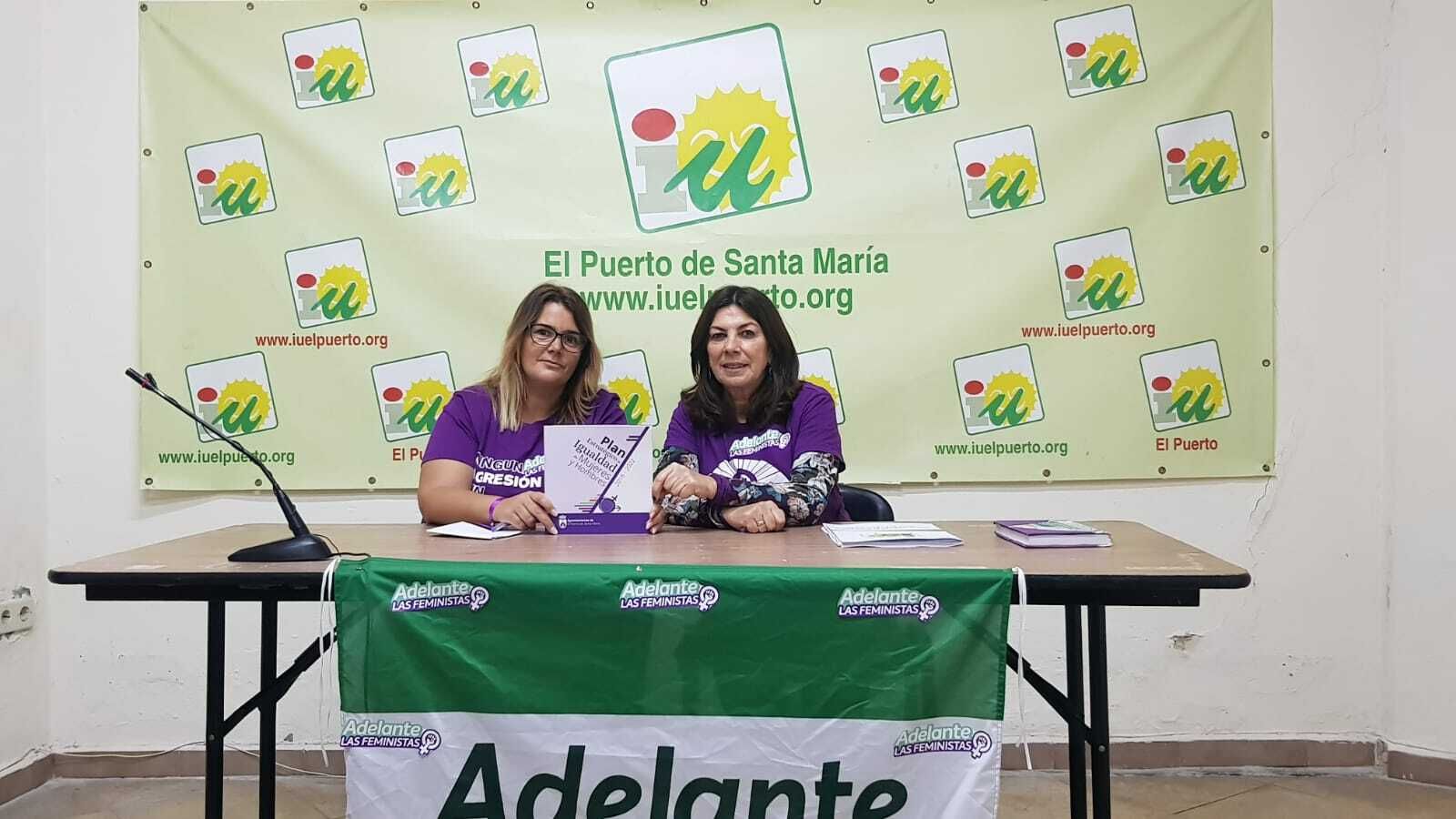 De Izda. a Dcha.: Aldara Rincón Heredia y Matilde Roselló en la sede de Iu, esta mañana.
