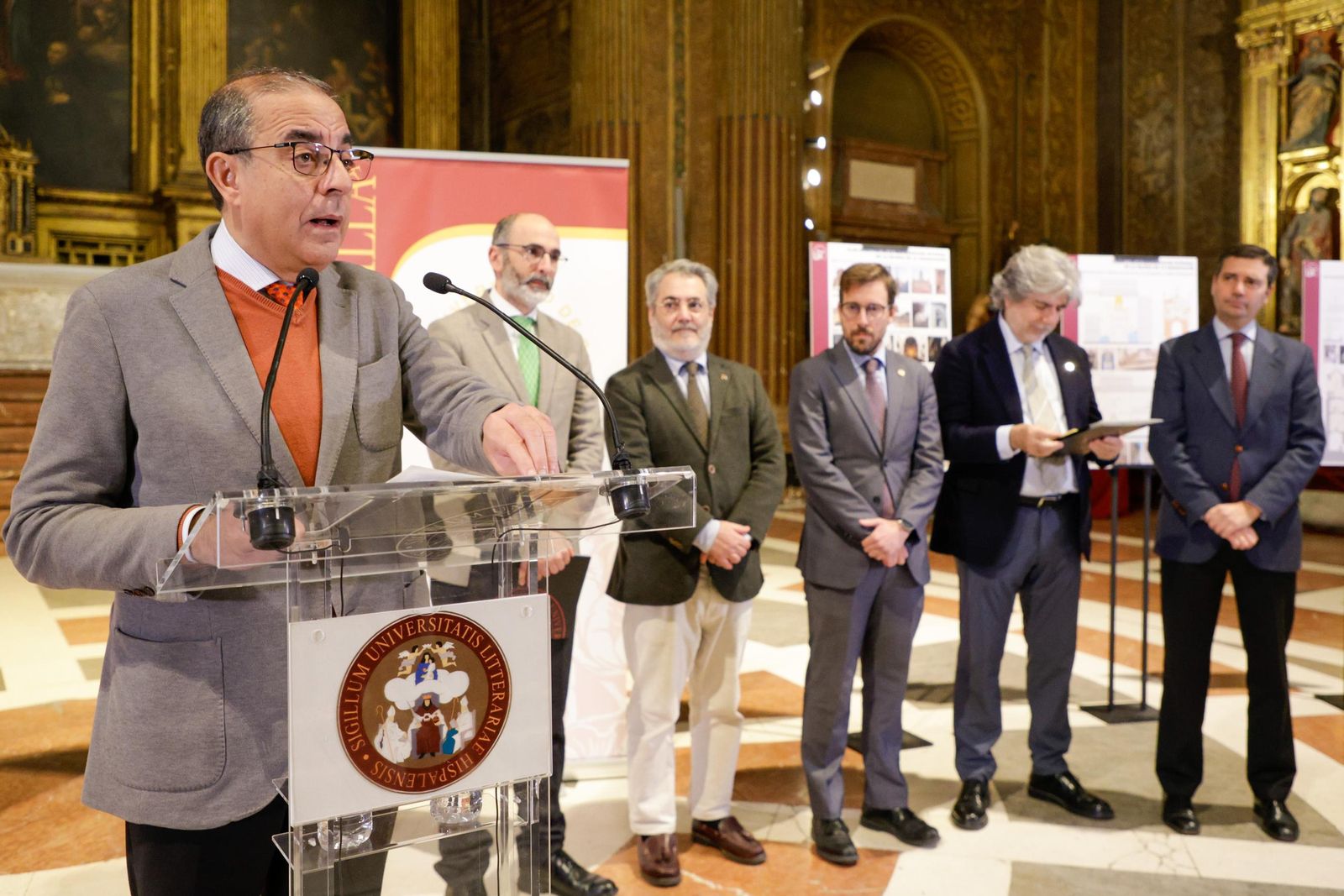 Las imágenes de la visita a las cubiertas de la Iglesia de la Anunciación