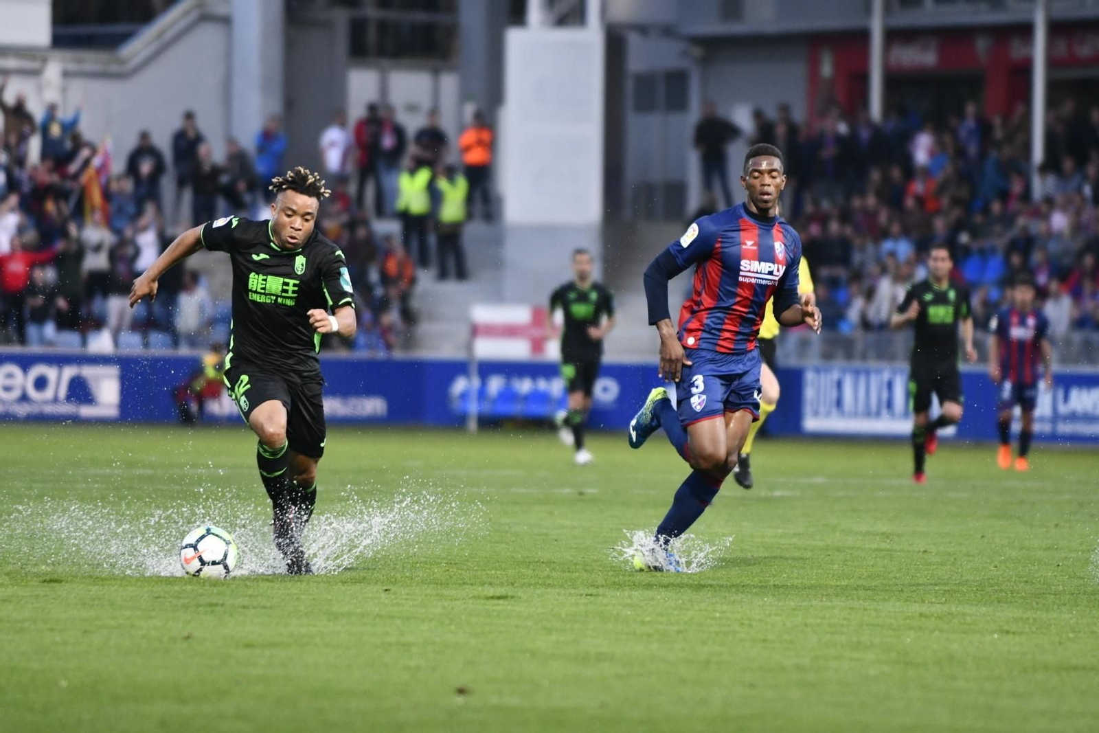 El Huesca-Granada CF, en imágenes