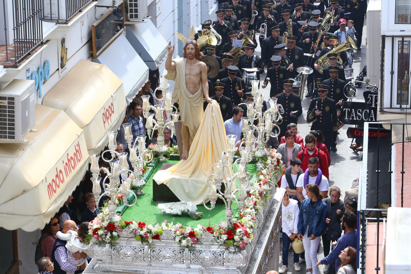 Imágenes del Domingo de Resurrección en Chiclana